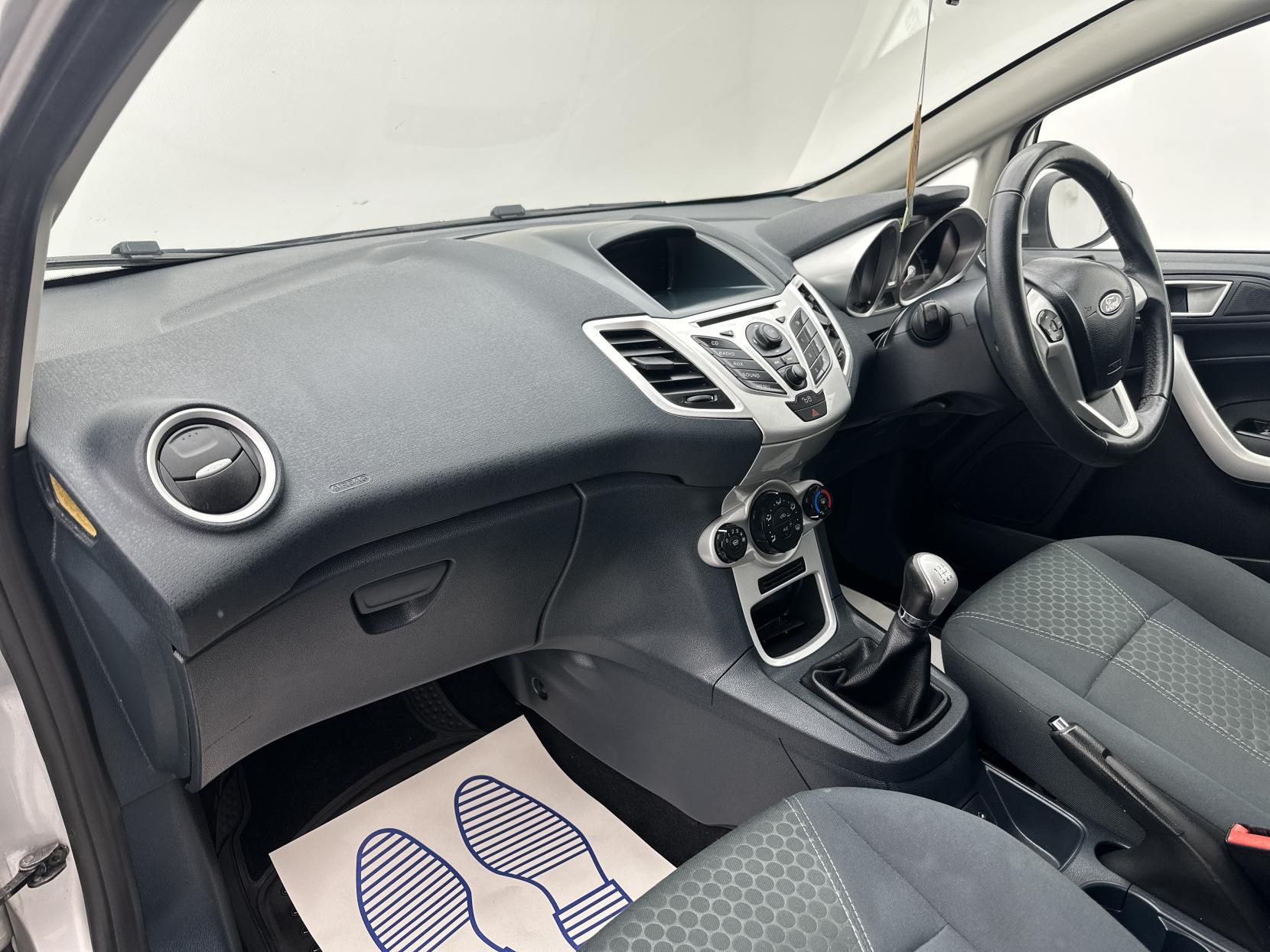 Ford Fiesta 1.25 Zetec Hatchback 5dr Petrol Manual (129 g/km, 81 bhp)