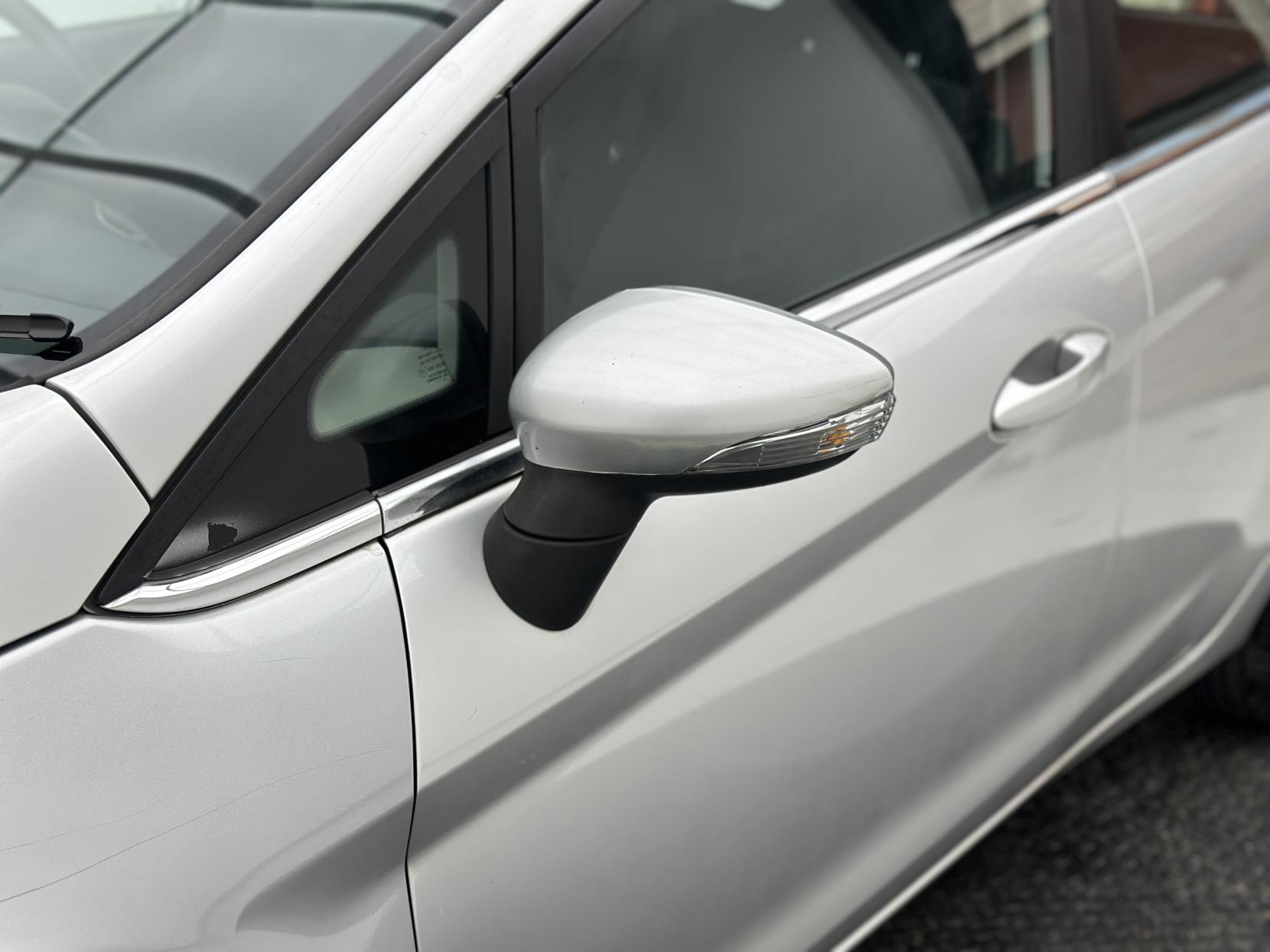 Ford Fiesta 1.25 Zetec Hatchback 5dr Petrol Manual (129 g/km, 81 bhp)