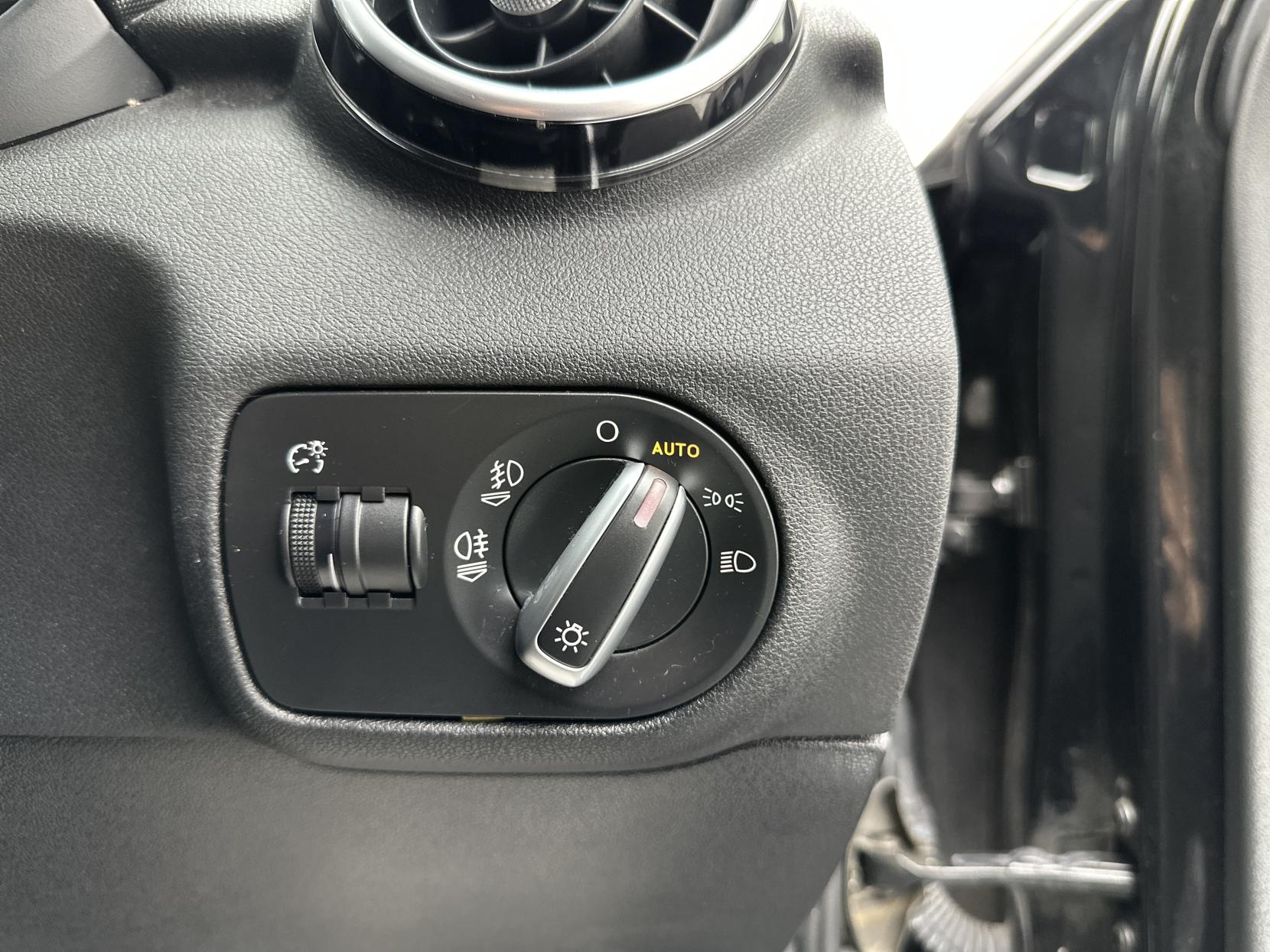 Audi A1 1.6 TDI S line Hatchback 3dr Diesel S Tronic Euro 6 (s/s) (116 ps)