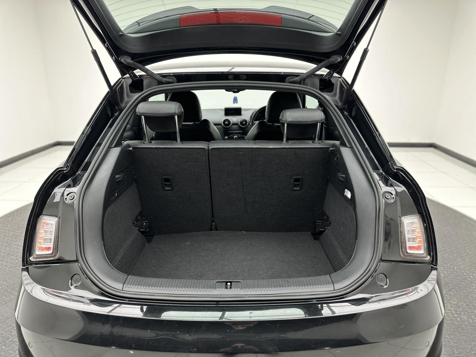 Audi A1 1.6 TDI S line Hatchback 3dr Diesel S Tronic Euro 6 (s/s) (116 ps)