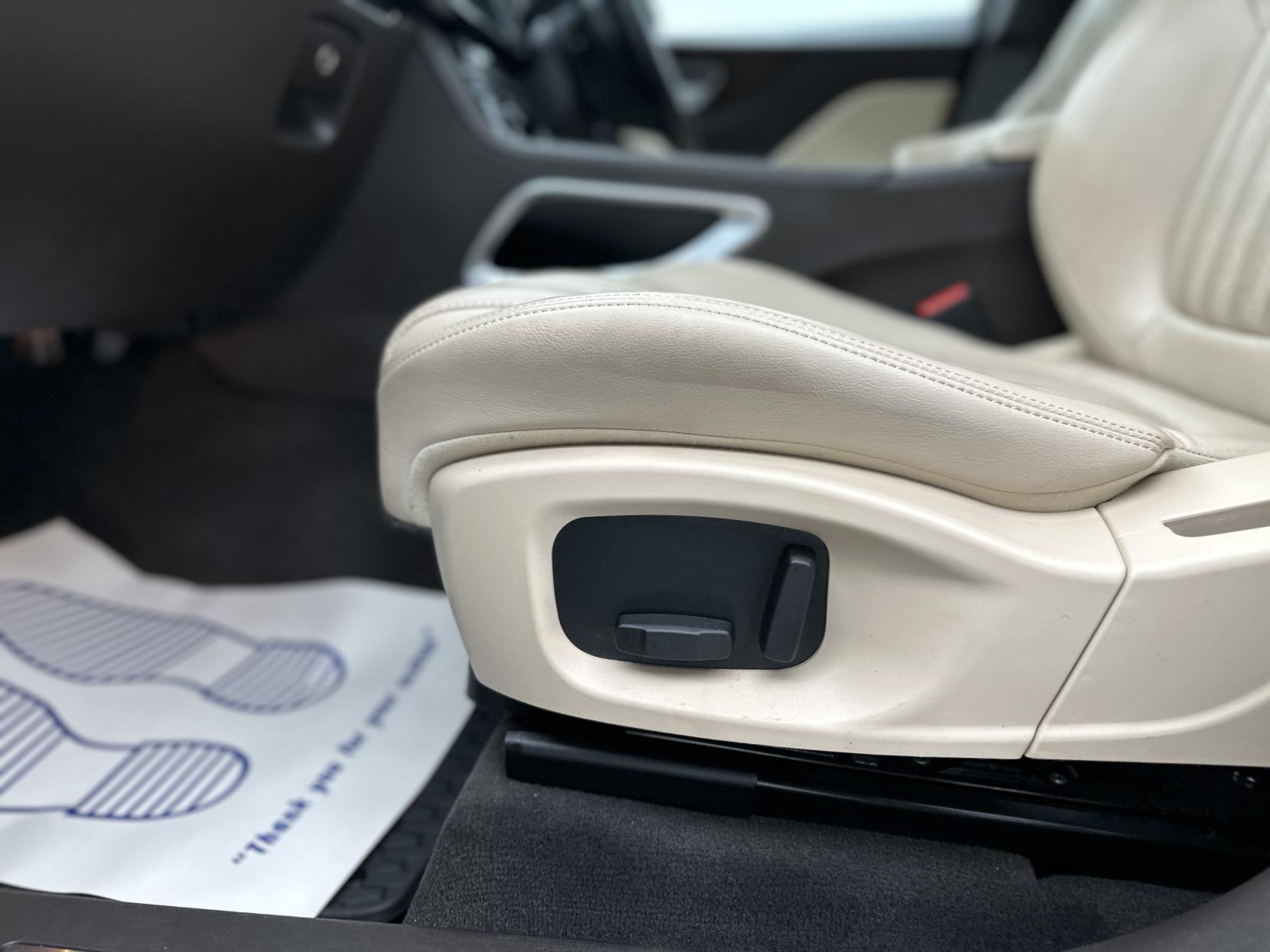 Jaguar F-PACE 2.0 D180 Portfolio SUV 5dr Diesel Auto AWD Euro 6 (s/s) (180 ps)