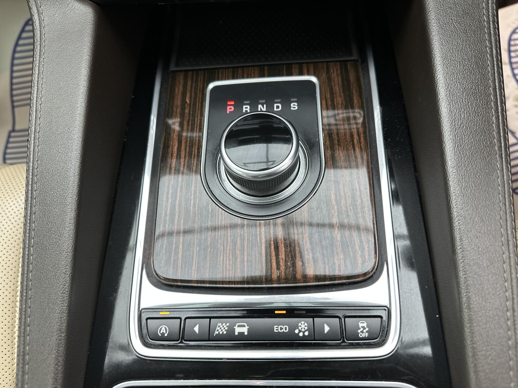 Jaguar F-PACE 2.0 D180 Portfolio SUV 5dr Diesel Auto AWD Euro 6 (s/s) (180 ps)