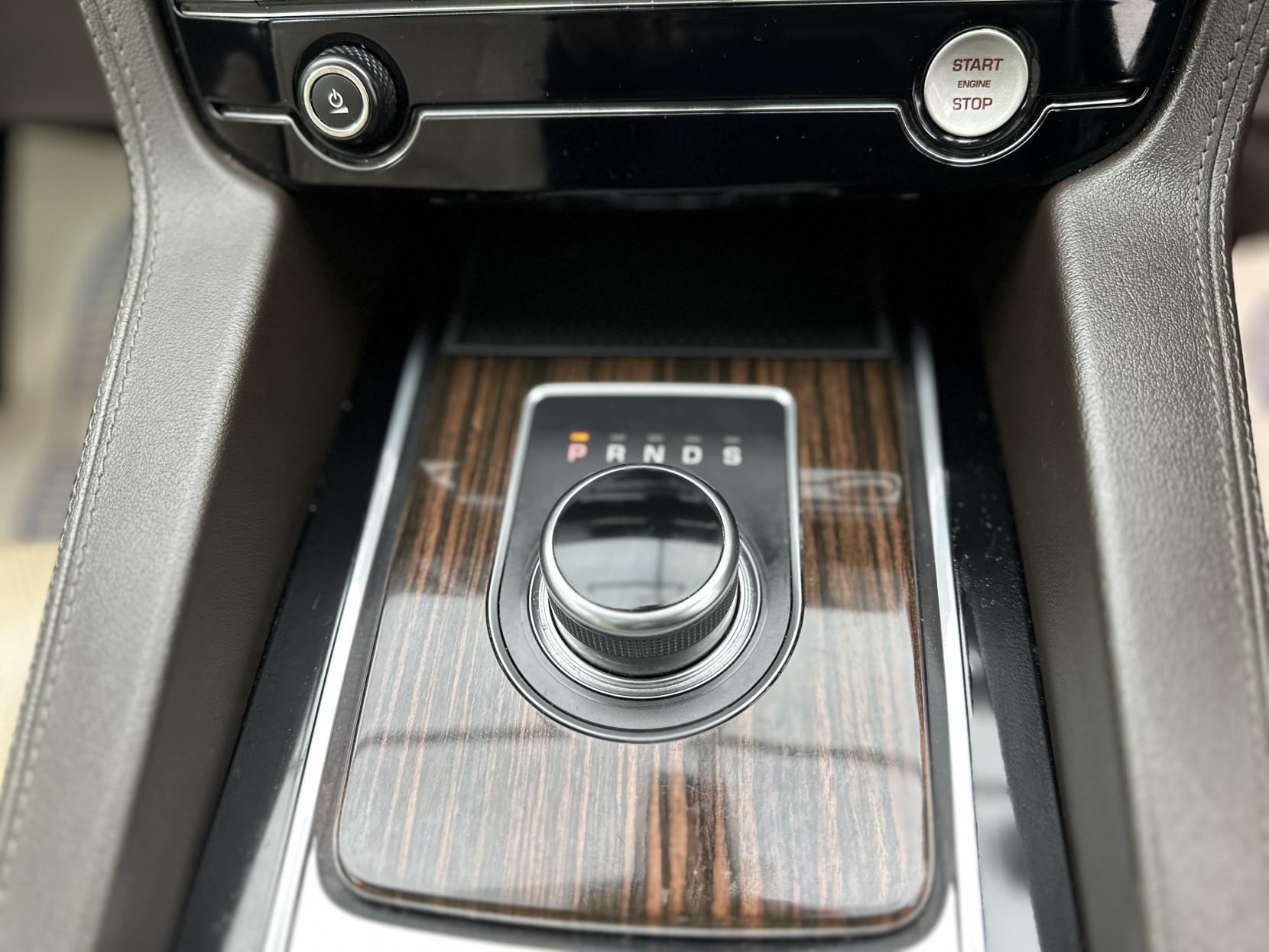 Jaguar F-PACE 2.0 D180 Portfolio SUV 5dr Diesel Auto AWD Euro 6 (s/s) (180 ps)