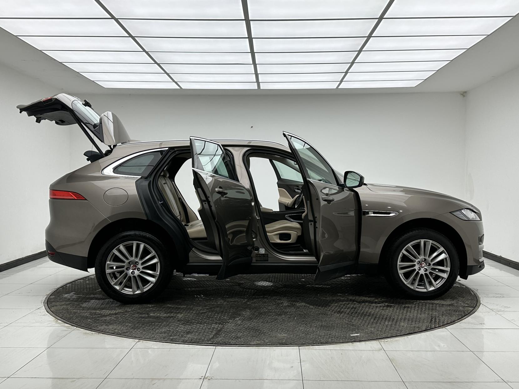 Jaguar F-PACE 2.0 D180 Portfolio SUV 5dr Diesel Auto AWD Euro 6 (s/s) (180 ps)