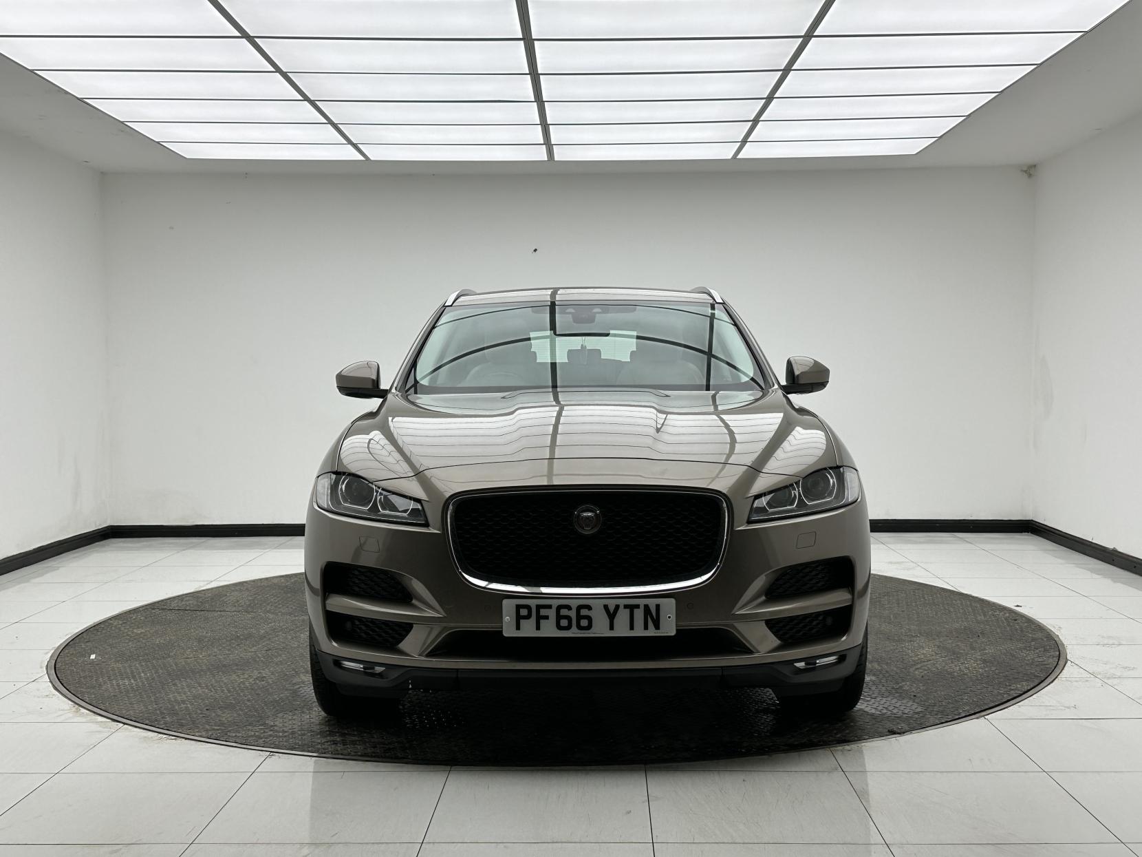 Jaguar F-PACE 2.0 D180 Portfolio SUV 5dr Diesel Auto AWD Euro 6 (s/s) (180 ps)