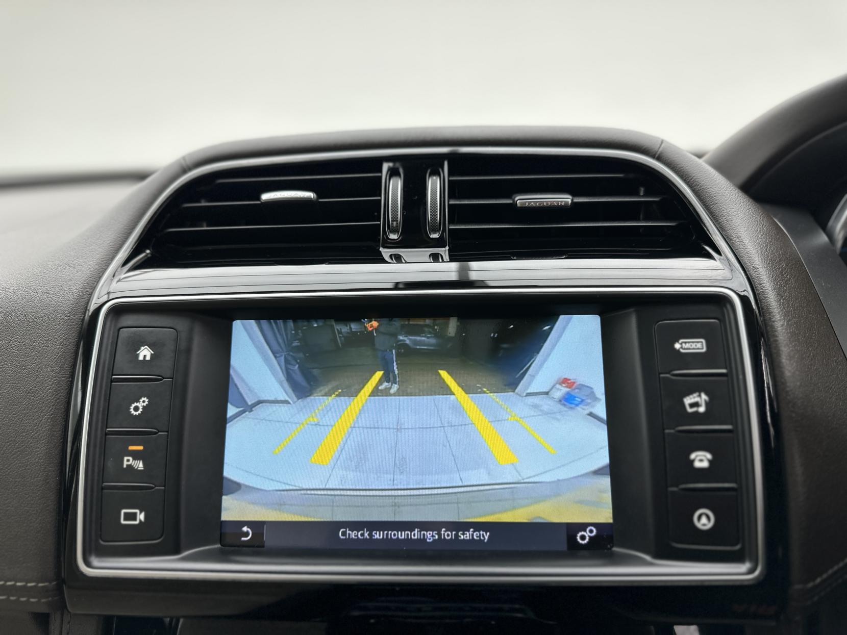 Jaguar F-PACE 2.0 D180 Portfolio SUV 5dr Diesel Auto AWD Euro 6 (s/s) (180 ps)