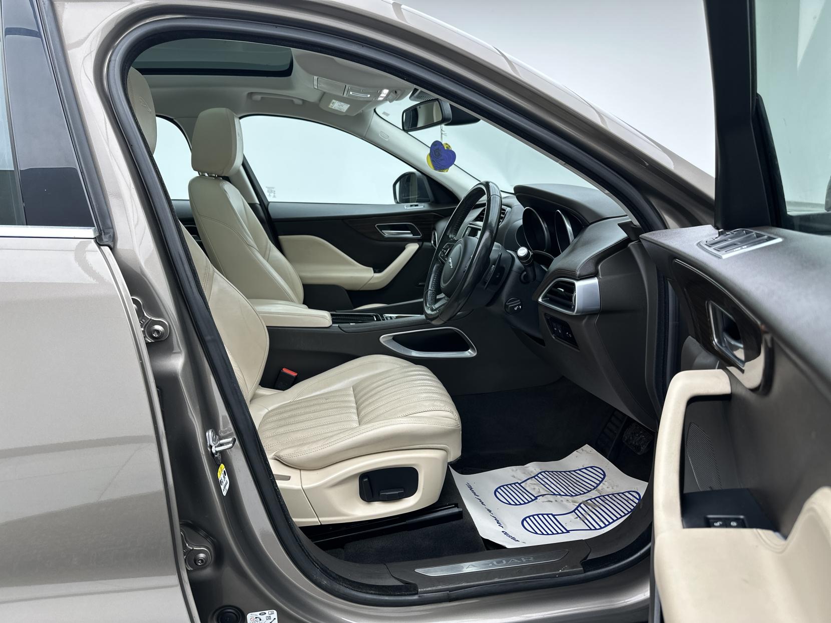 Jaguar F-PACE 2.0 D180 Portfolio SUV 5dr Diesel Auto AWD Euro 6 (s/s) (180 ps)