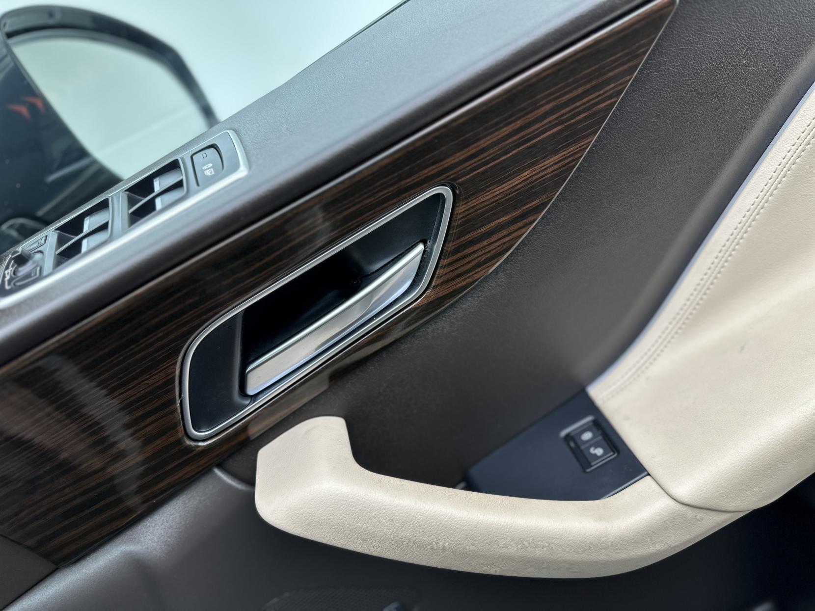 Jaguar F-PACE 2.0 D180 Portfolio SUV 5dr Diesel Auto AWD Euro 6 (s/s) (180 ps)