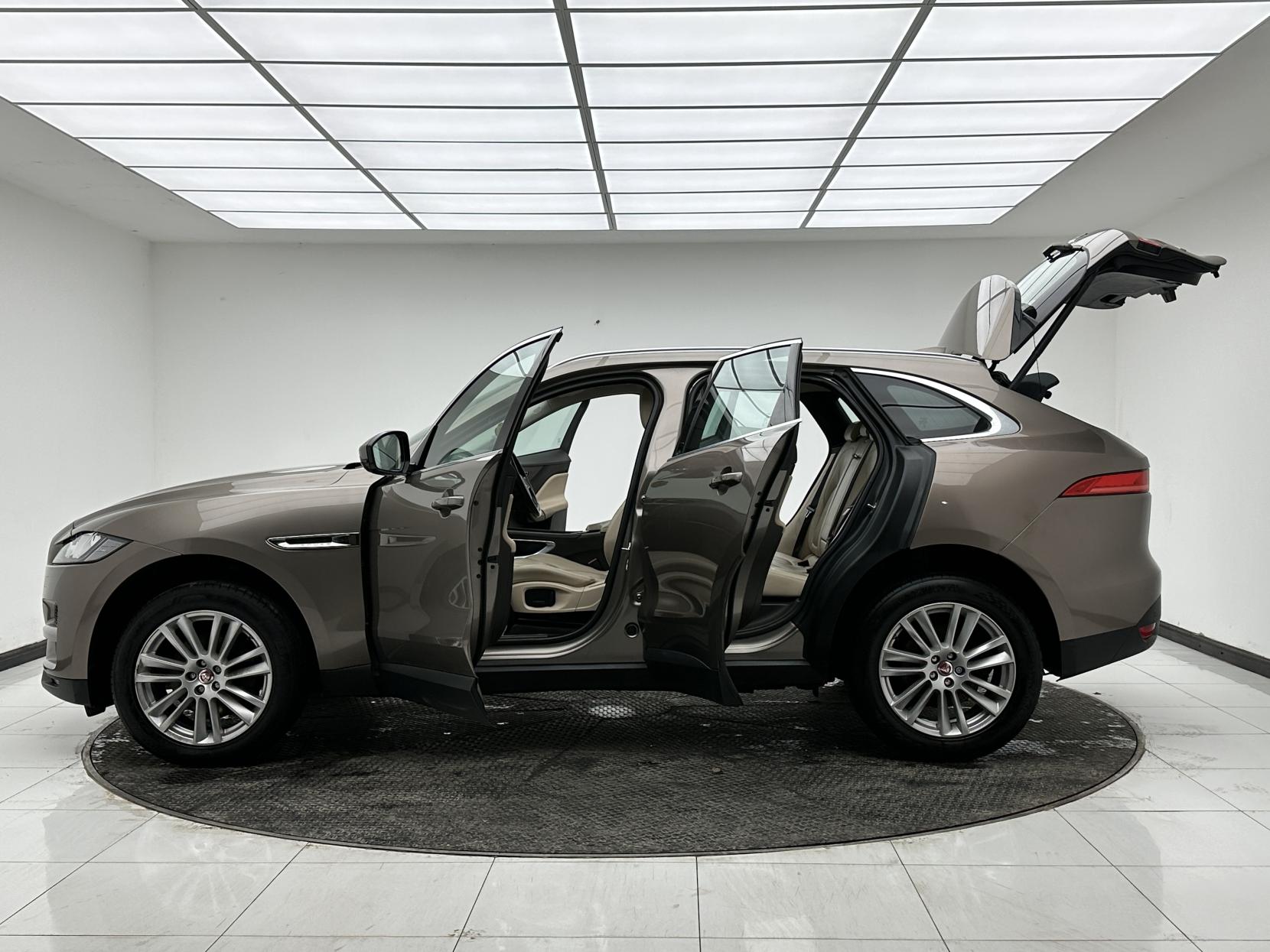 Jaguar F-PACE 2.0 D180 Portfolio SUV 5dr Diesel Auto AWD Euro 6 (s/s) (180 ps)