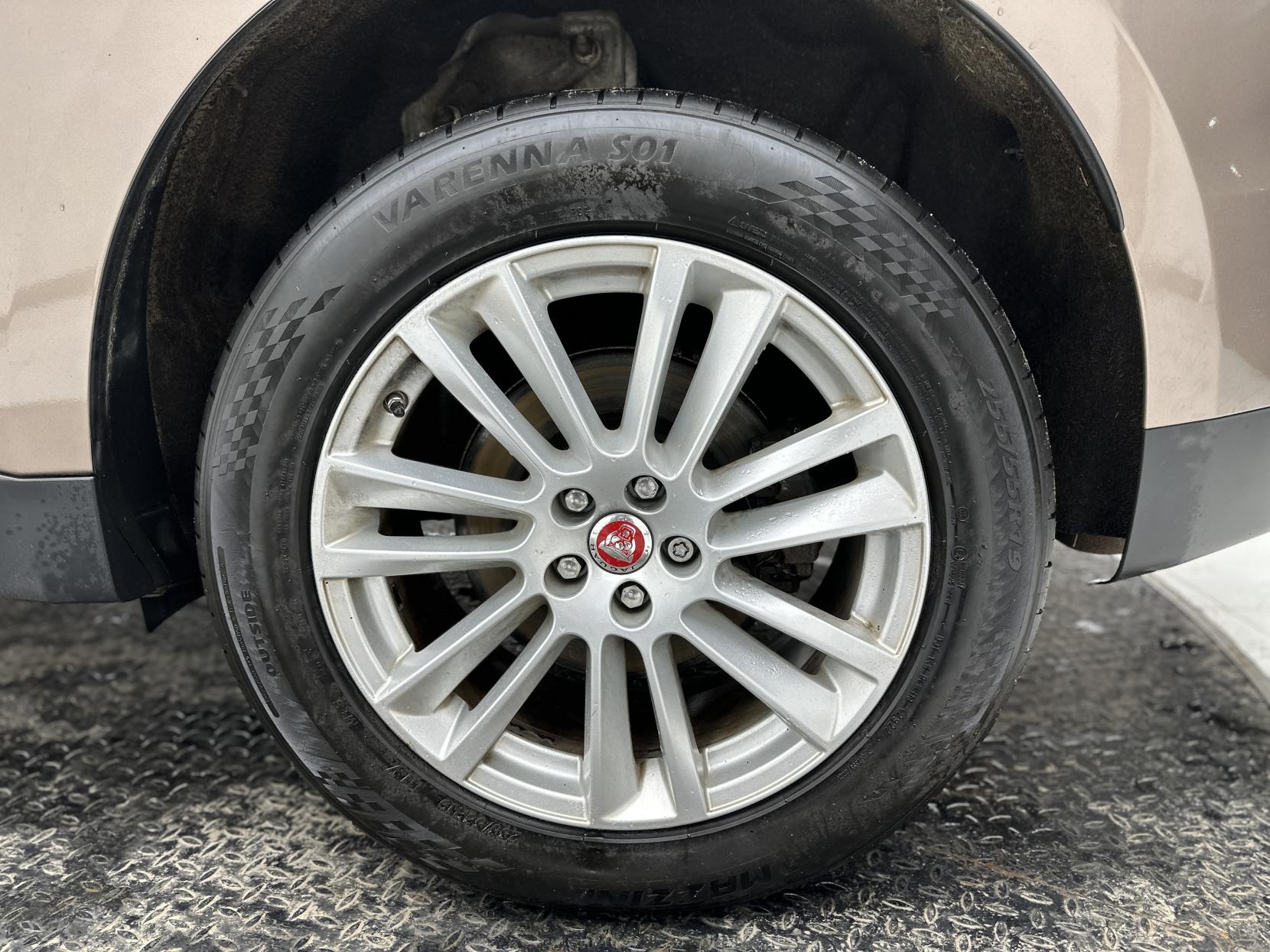 Jaguar F-PACE 2.0 D180 Portfolio SUV 5dr Diesel Auto AWD Euro 6 (s/s) (180 ps)