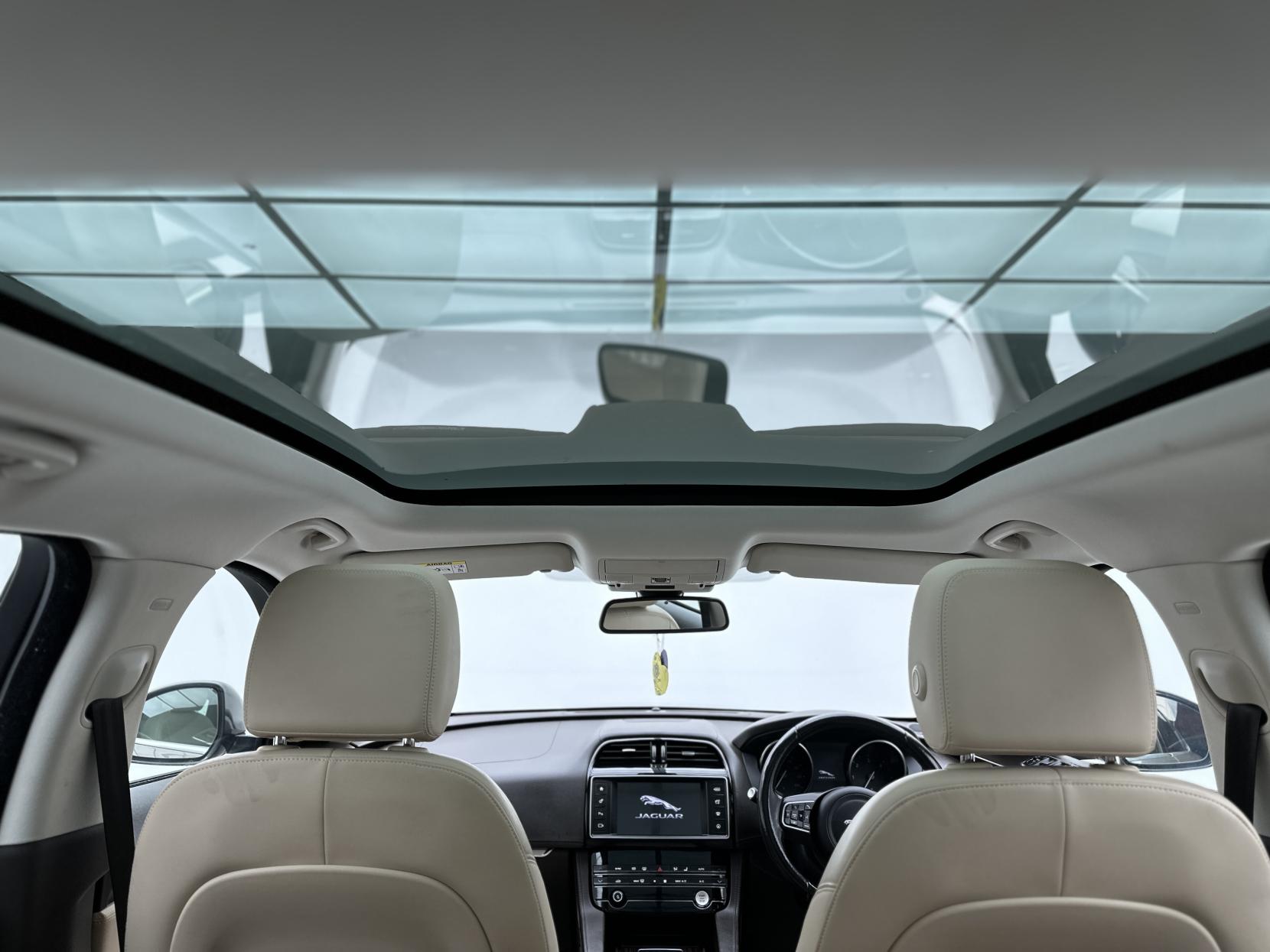 Jaguar F-PACE 2.0 D180 Portfolio SUV 5dr Diesel Auto AWD Euro 6 (s/s) (180 ps)