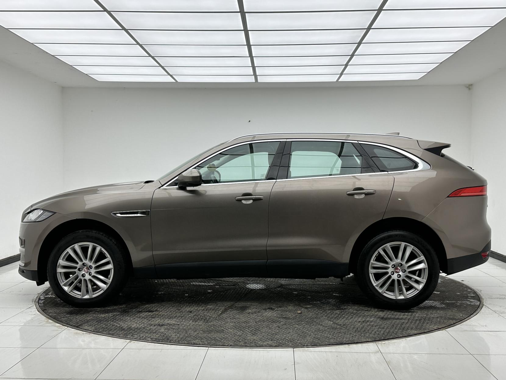 Jaguar F-PACE 2.0 D180 Portfolio SUV 5dr Diesel Auto AWD Euro 6 (s/s) (180 ps)