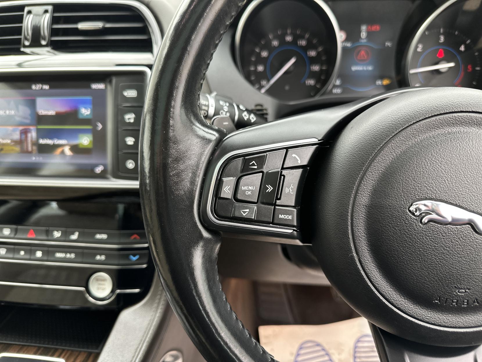 Jaguar F-PACE 2.0 D180 Portfolio SUV 5dr Diesel Auto AWD Euro 6 (s/s) (180 ps)