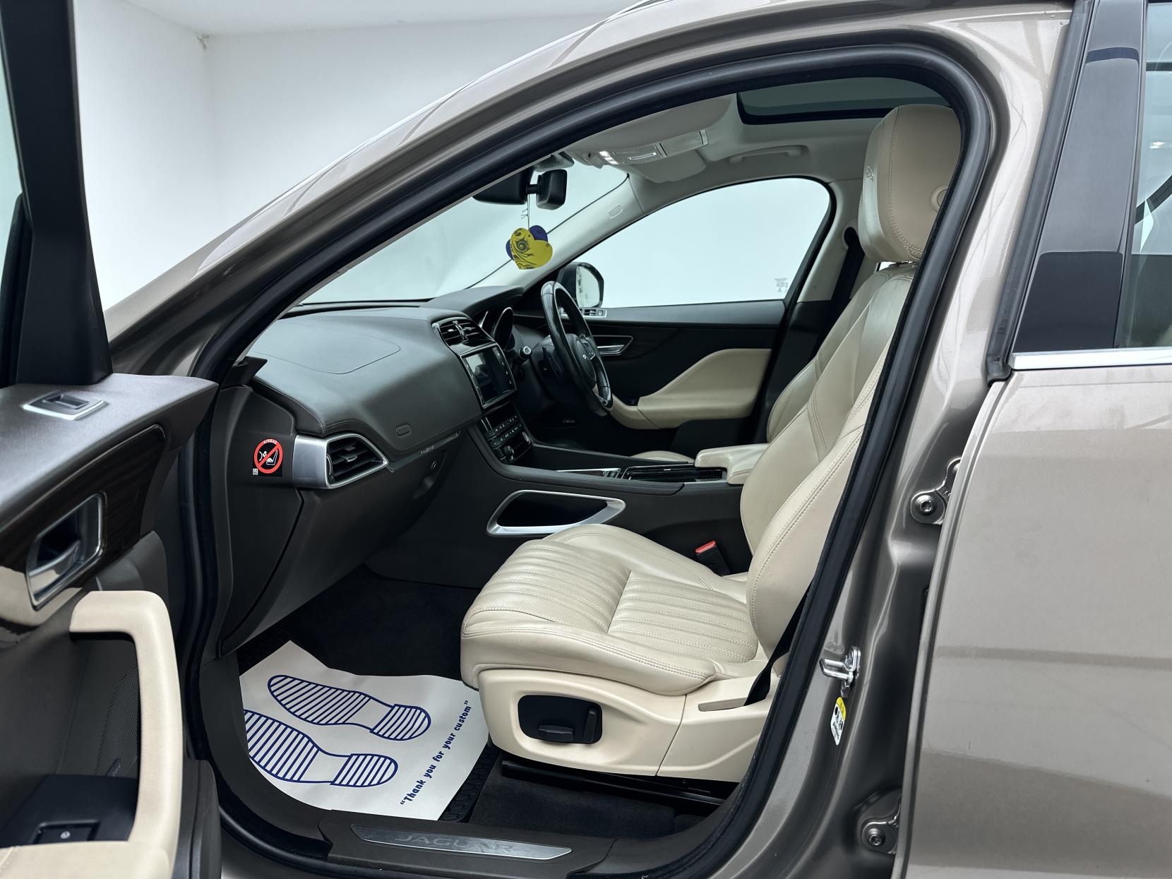 Jaguar F-PACE 2.0 D180 Portfolio SUV 5dr Diesel Auto AWD Euro 6 (s/s) (180 ps)