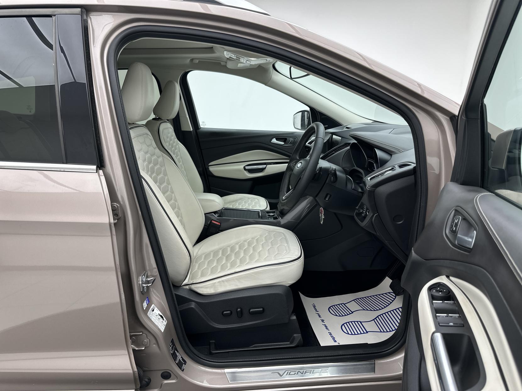 Ford Kuga 2.0 TDCi EcoBlue Vignale SUV 5dr Diesel Powershift AWD Euro 6 (s/s) (180 ps)