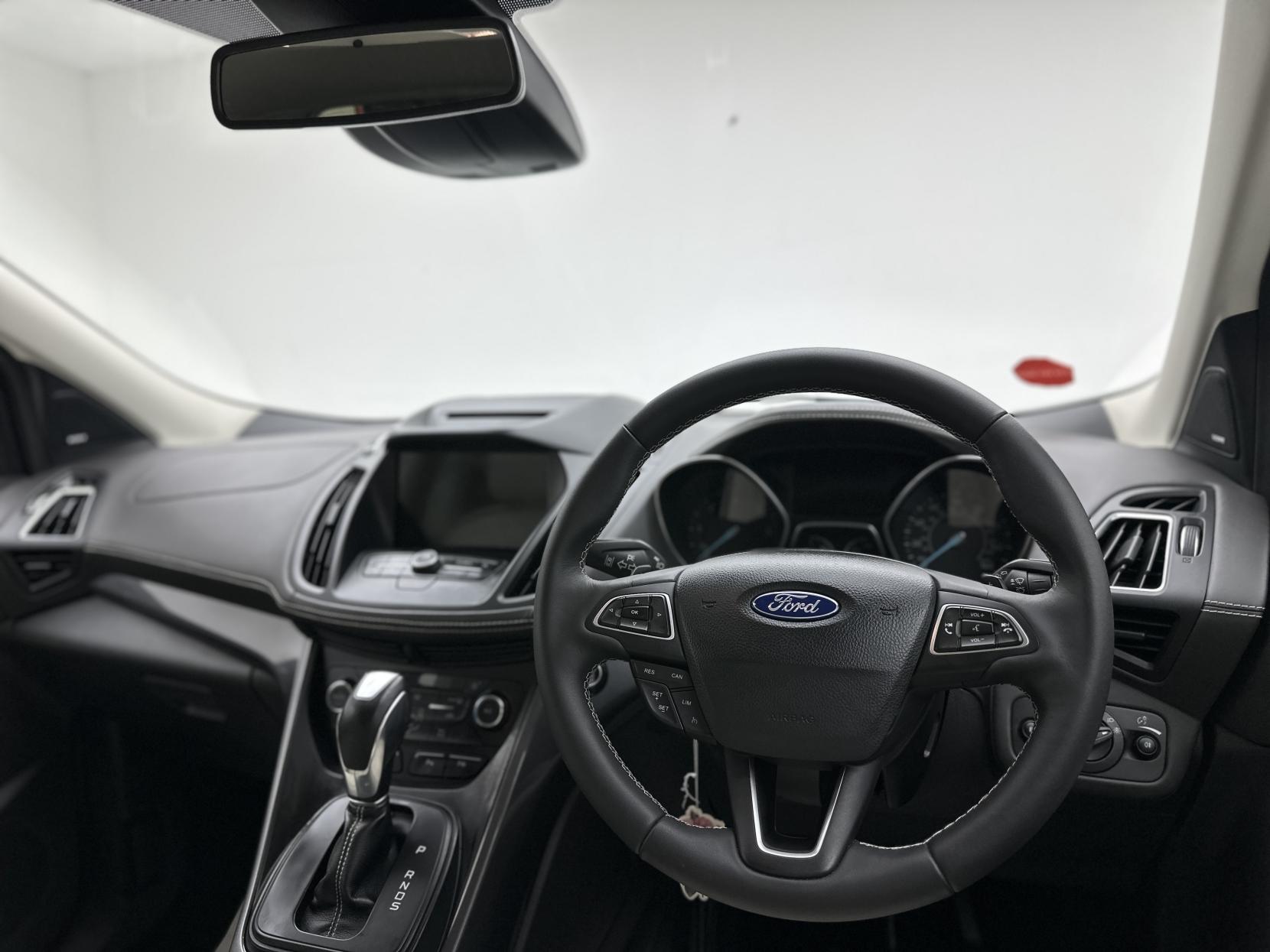 Ford Kuga 2.0 TDCi EcoBlue Vignale SUV 5dr Diesel Powershift AWD Euro 6 (s/s) (180 ps)