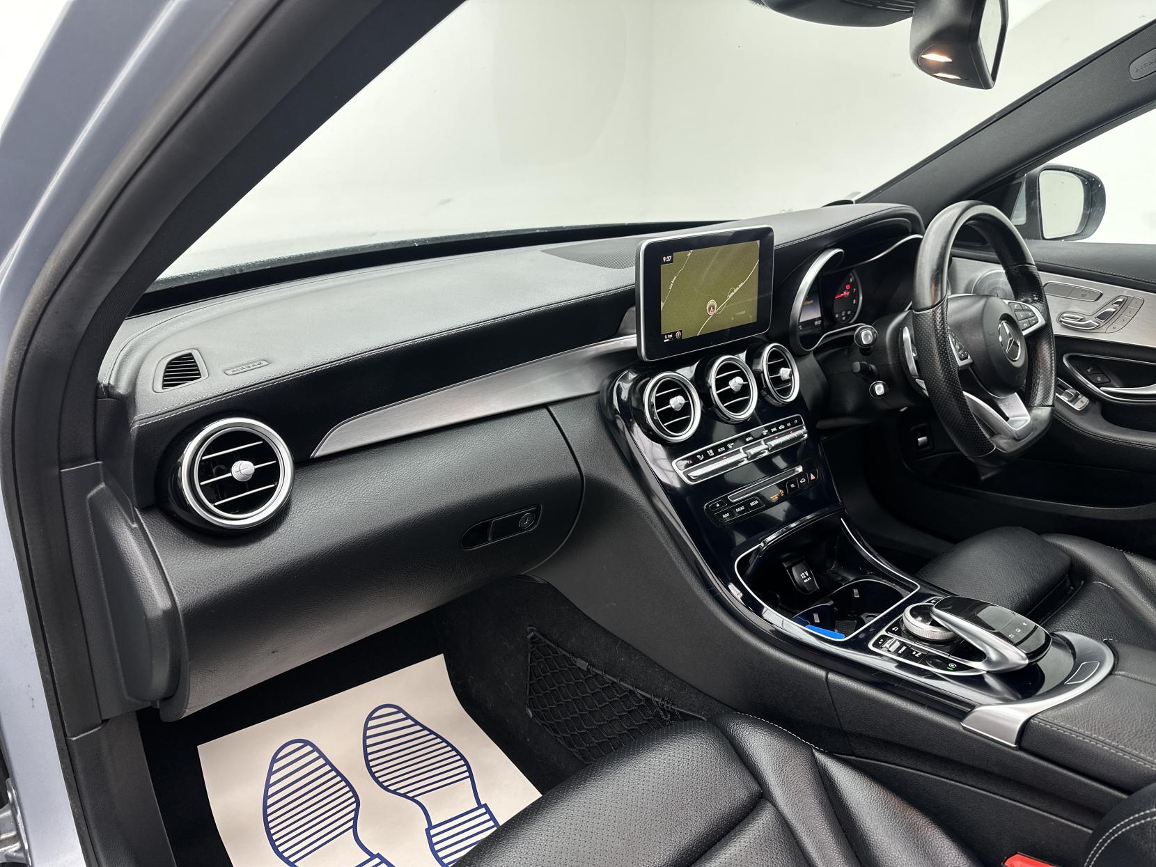 Mercedes-Benz C Class 2.0 C200 AMG Line (Premium Plus) Saloon 4dr Petrol 7G-Tronic+ Euro 6 (s/s) (184 ps)