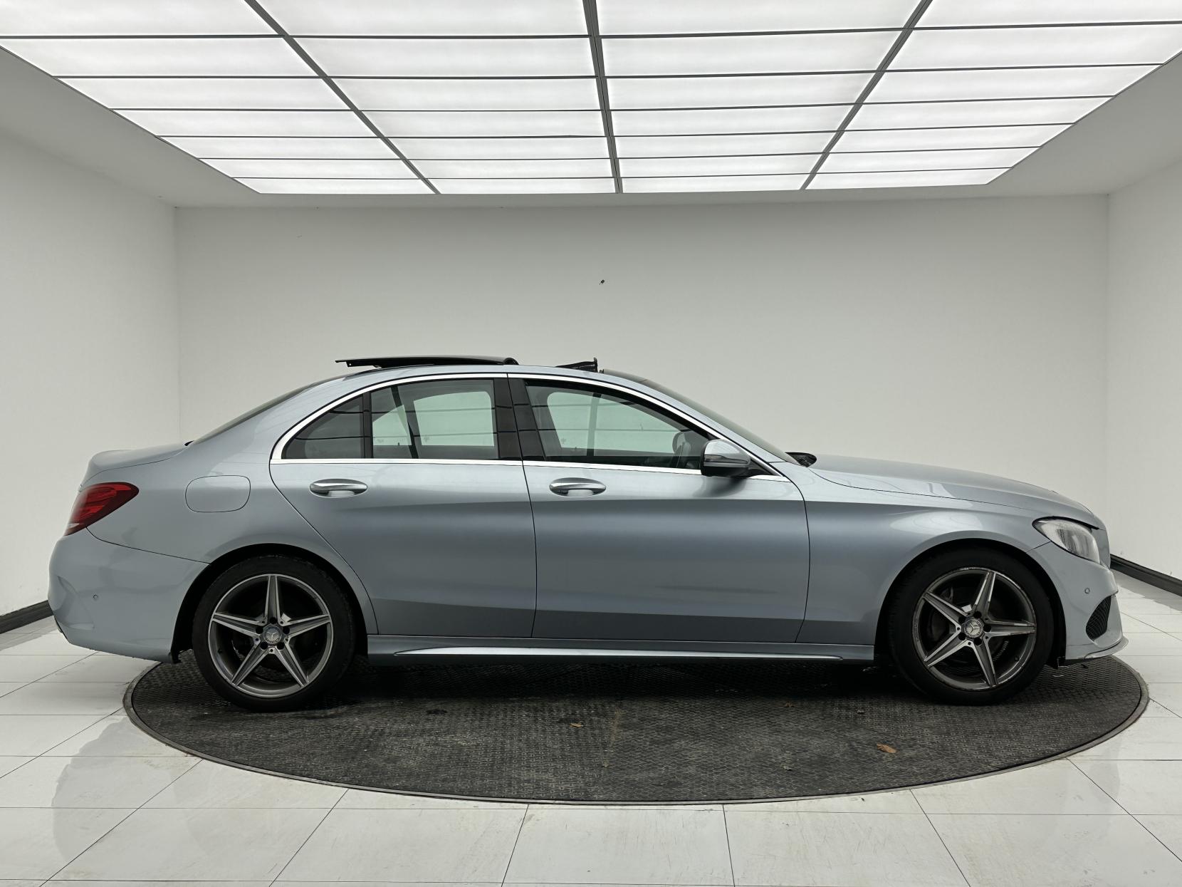Mercedes-Benz C Class 2.0 C200 AMG Line (Premium Plus) Saloon 4dr Petrol 7G-Tronic+ Euro 6 (s/s) (184 ps)