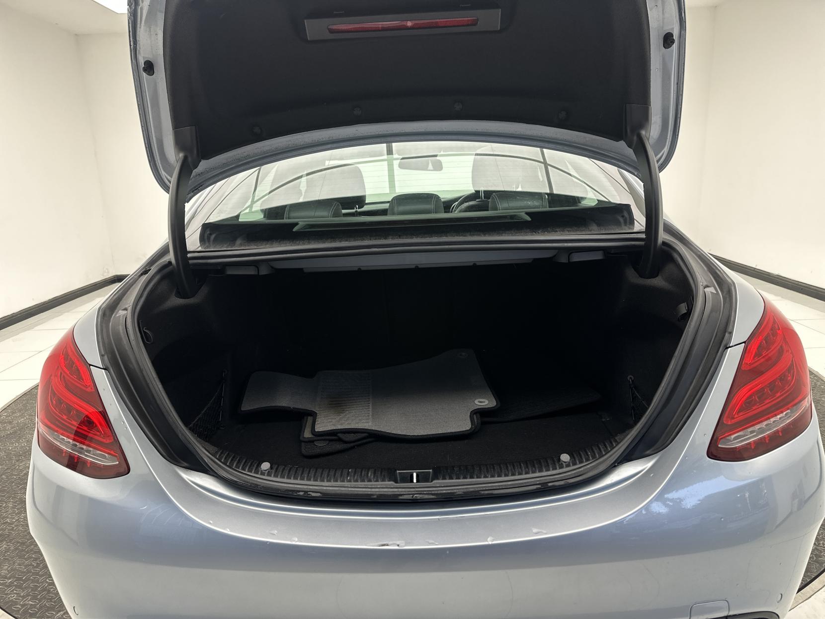 Mercedes-Benz C Class 2.0 C200 AMG Line (Premium Plus) Saloon 4dr Petrol 7G-Tronic+ Euro 6 (s/s) (184 ps)