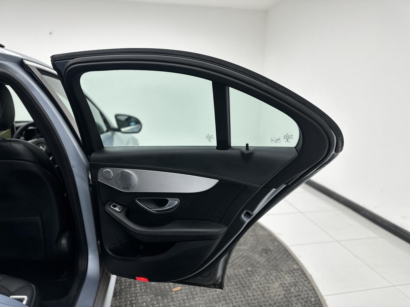 Mercedes-Benz C Class 2.0 C200 AMG Line (Premium Plus) Saloon 4dr Petrol 7G-Tronic+ Euro 6 (s/s) (184 ps)