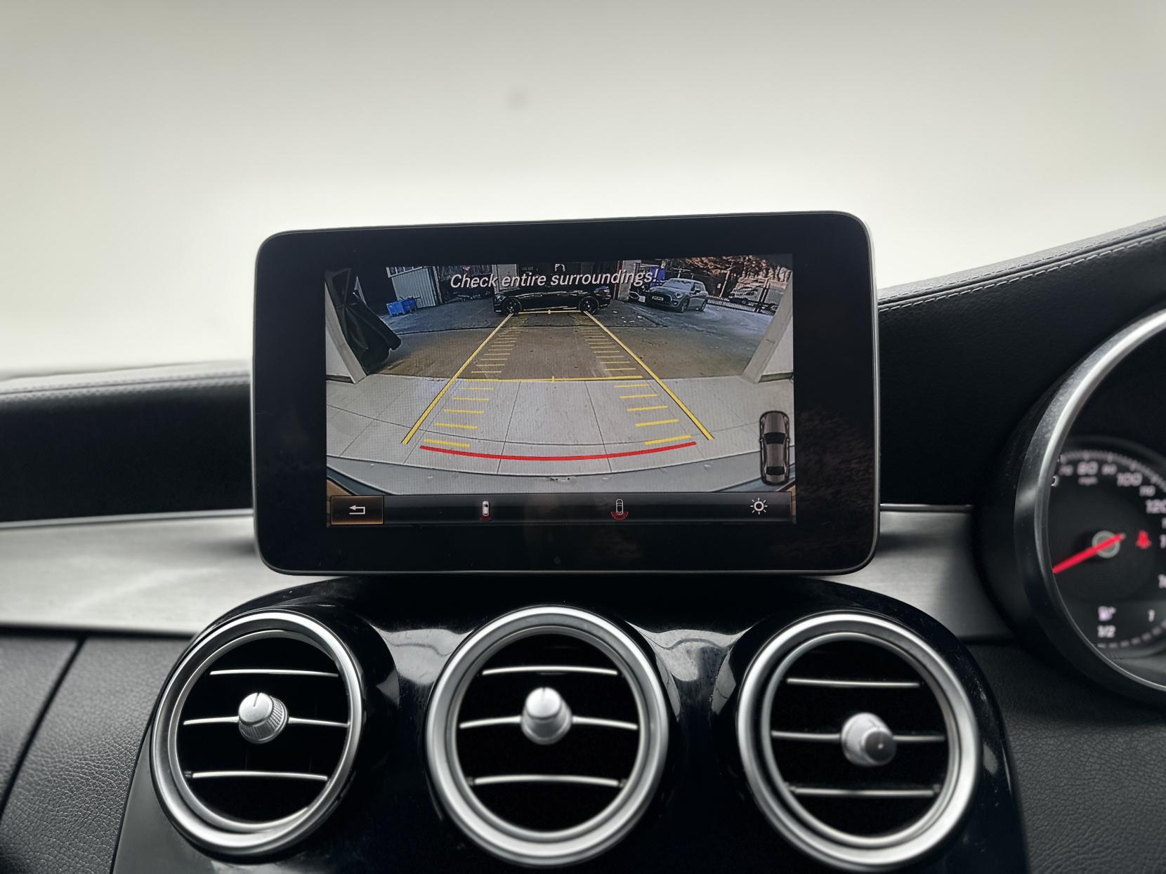 Mercedes-Benz C Class 2.0 C200 AMG Line (Premium Plus) Saloon 4dr Petrol 7G-Tronic+ Euro 6 (s/s) (184 ps)