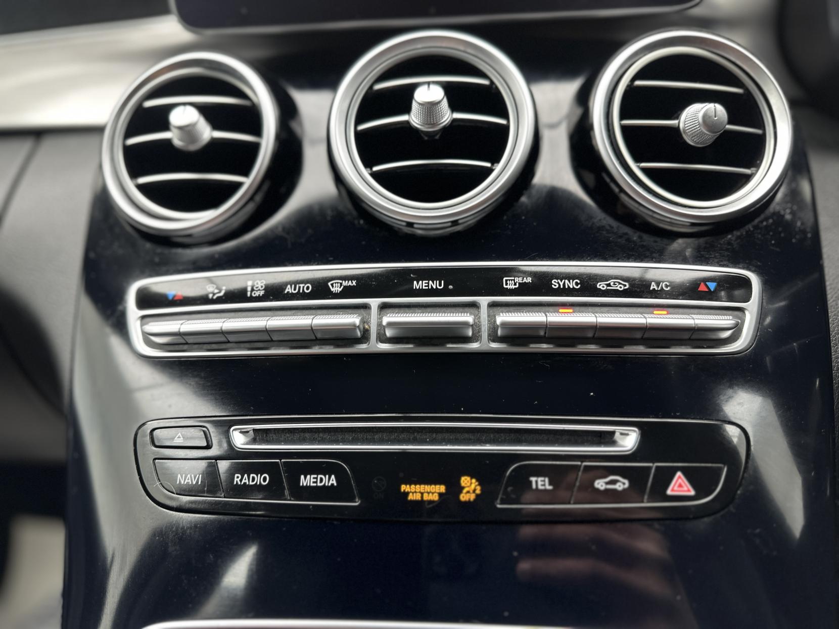 Mercedes-Benz C Class 2.0 C200 AMG Line (Premium Plus) Saloon 4dr Petrol 7G-Tronic+ Euro 6 (s/s) (184 ps)