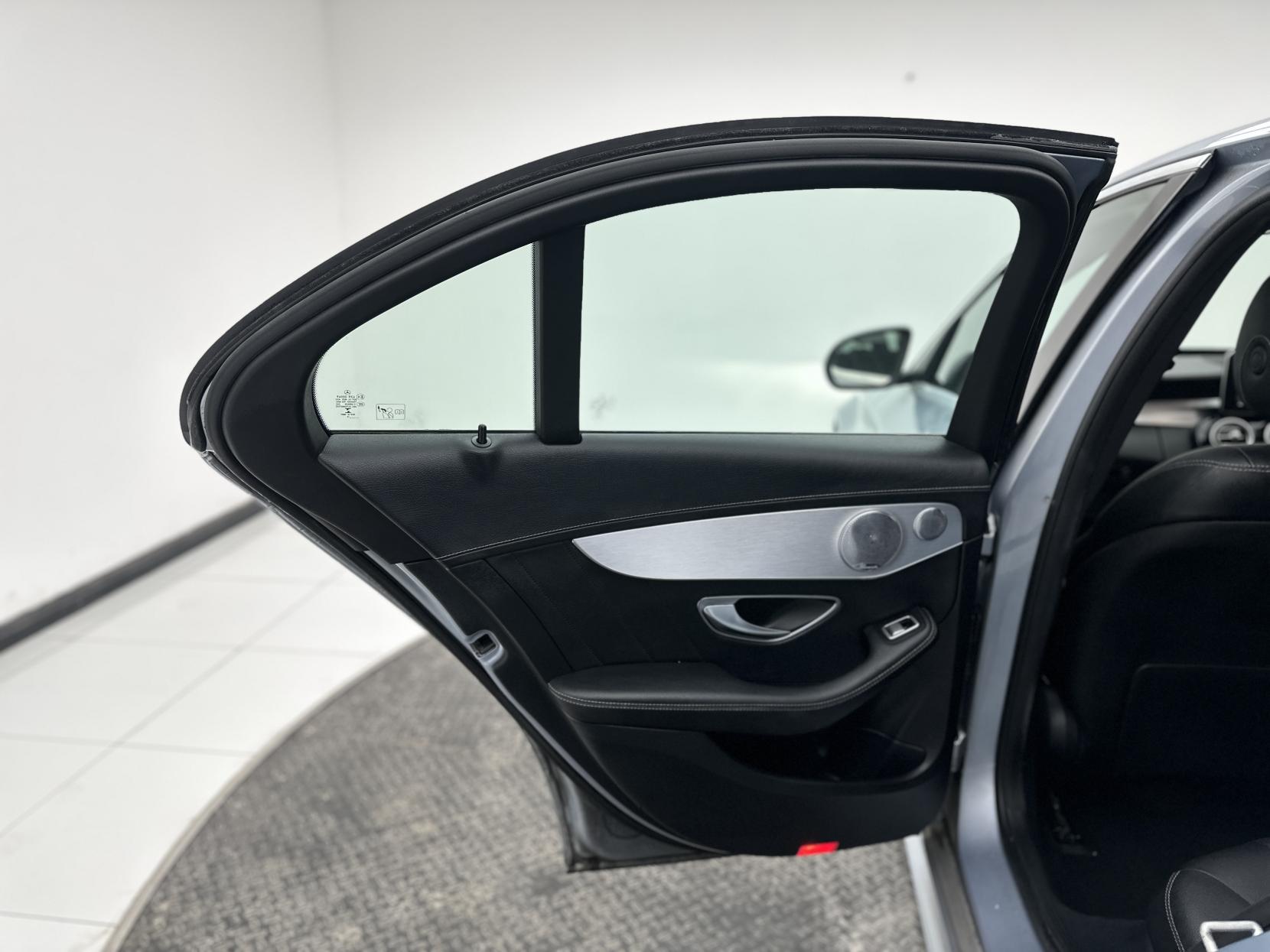 Mercedes-Benz C Class 2.0 C200 AMG Line (Premium Plus) Saloon 4dr Petrol 7G-Tronic+ Euro 6 (s/s) (184 ps)