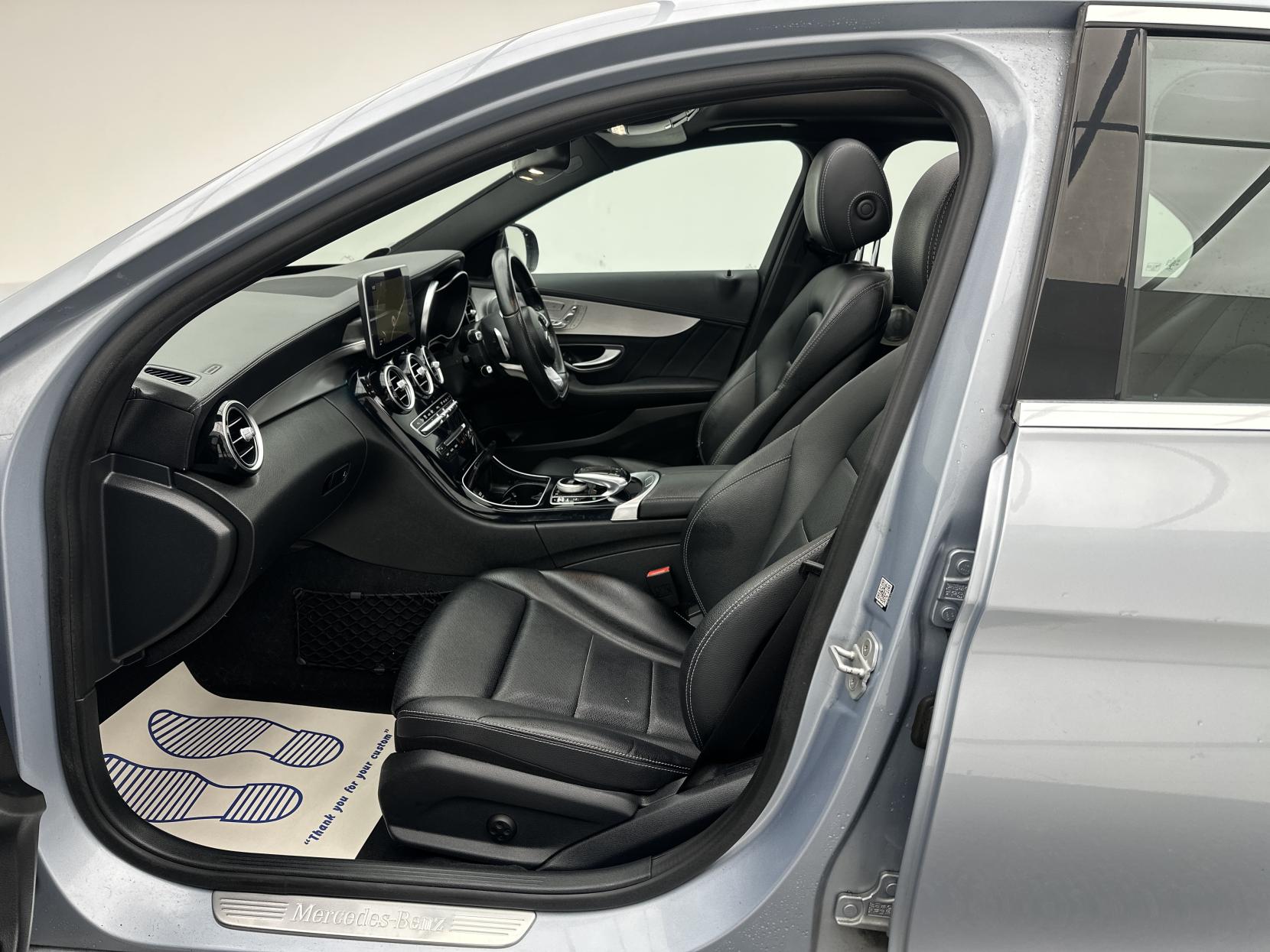 Mercedes-Benz C Class 2.0 C200 AMG Line (Premium Plus) Saloon 4dr Petrol 7G-Tronic+ Euro 6 (s/s) (184 ps)