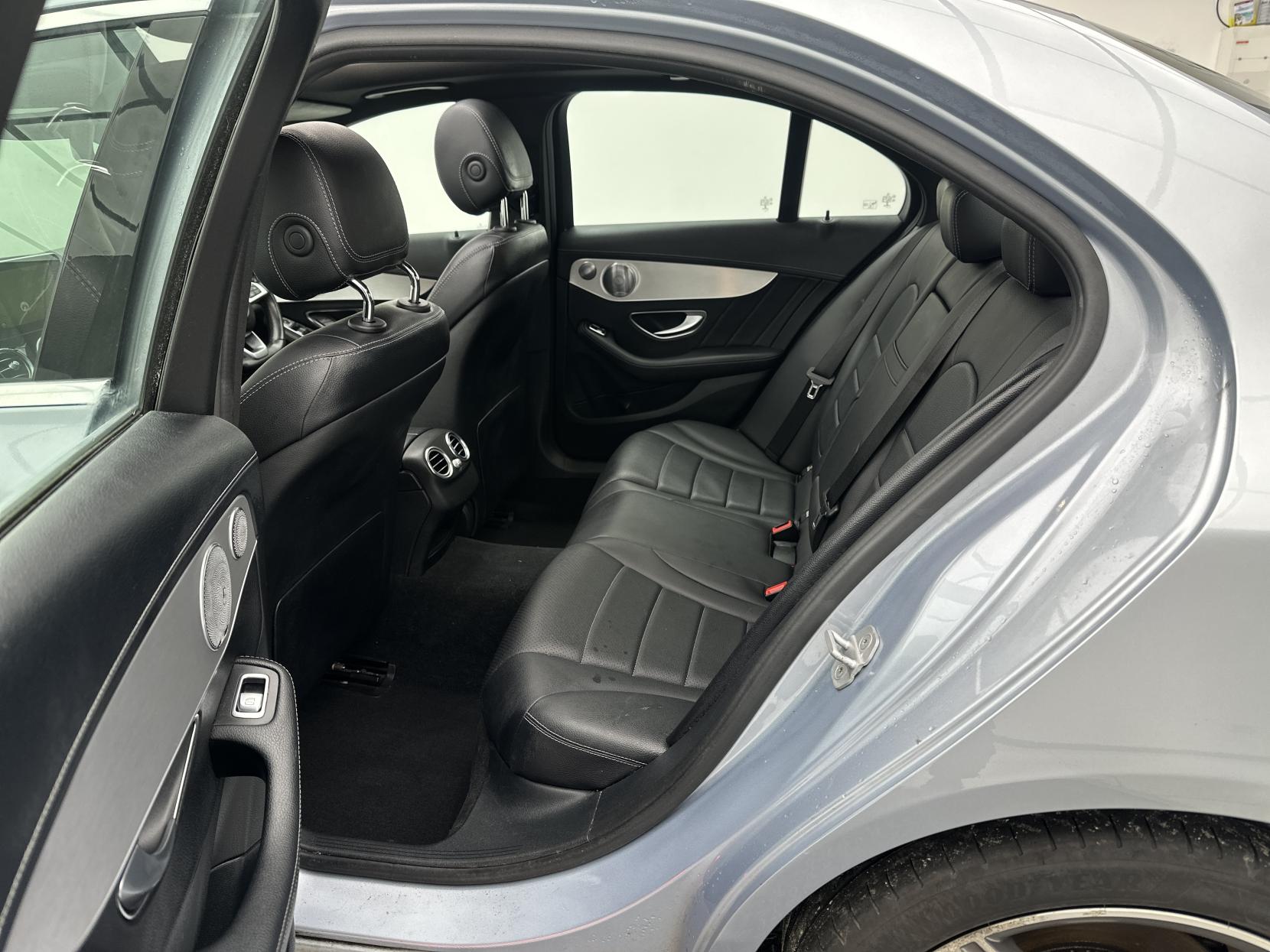 Mercedes-Benz C Class 2.0 C200 AMG Line (Premium Plus) Saloon 4dr Petrol 7G-Tronic+ Euro 6 (s/s) (184 ps)