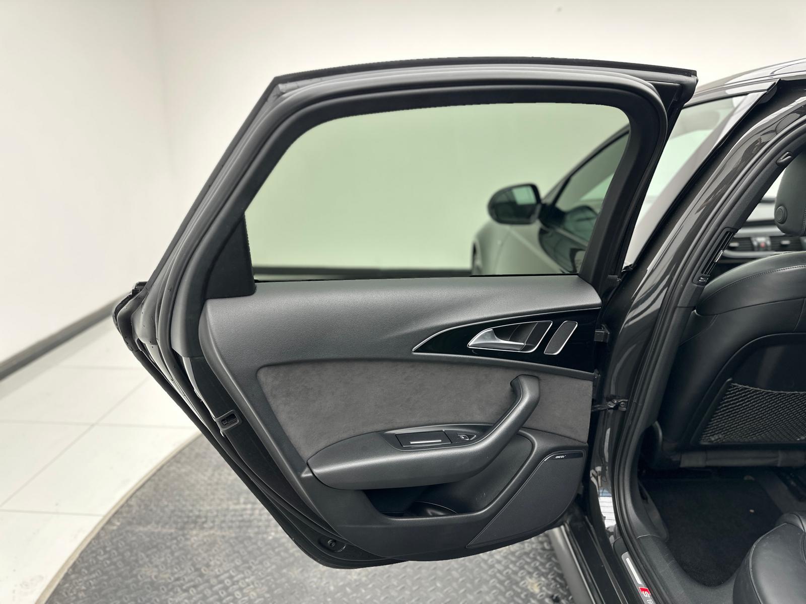 Audi A6 Saloon 3.0 TDI V6 Black Edition Saloon 4dr Diesel S Tronic quattro Euro 6 (s/s) (272 ps)