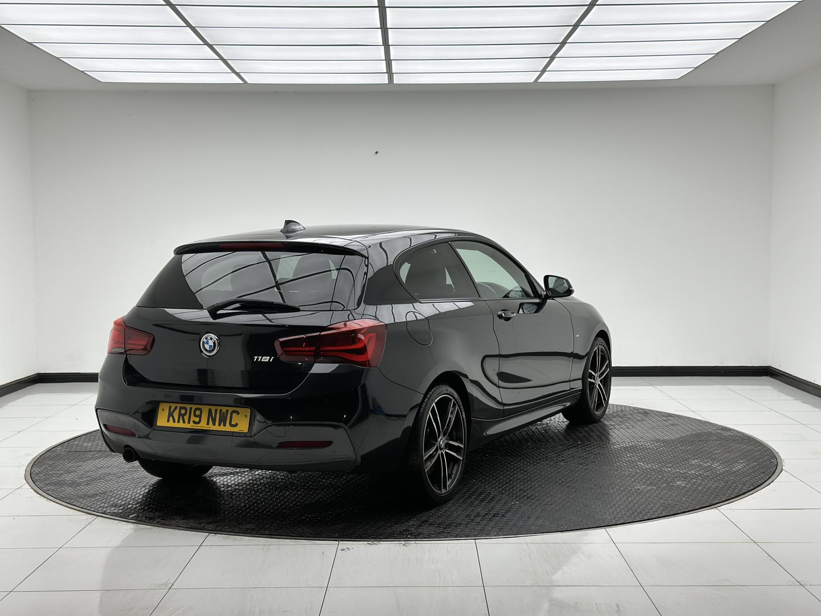 BMW 1 Series 1.5 118i GPF M Sport Shadow Edition Hatchback 3dr Petrol Auto Euro 6 (s/s) (136 ps)