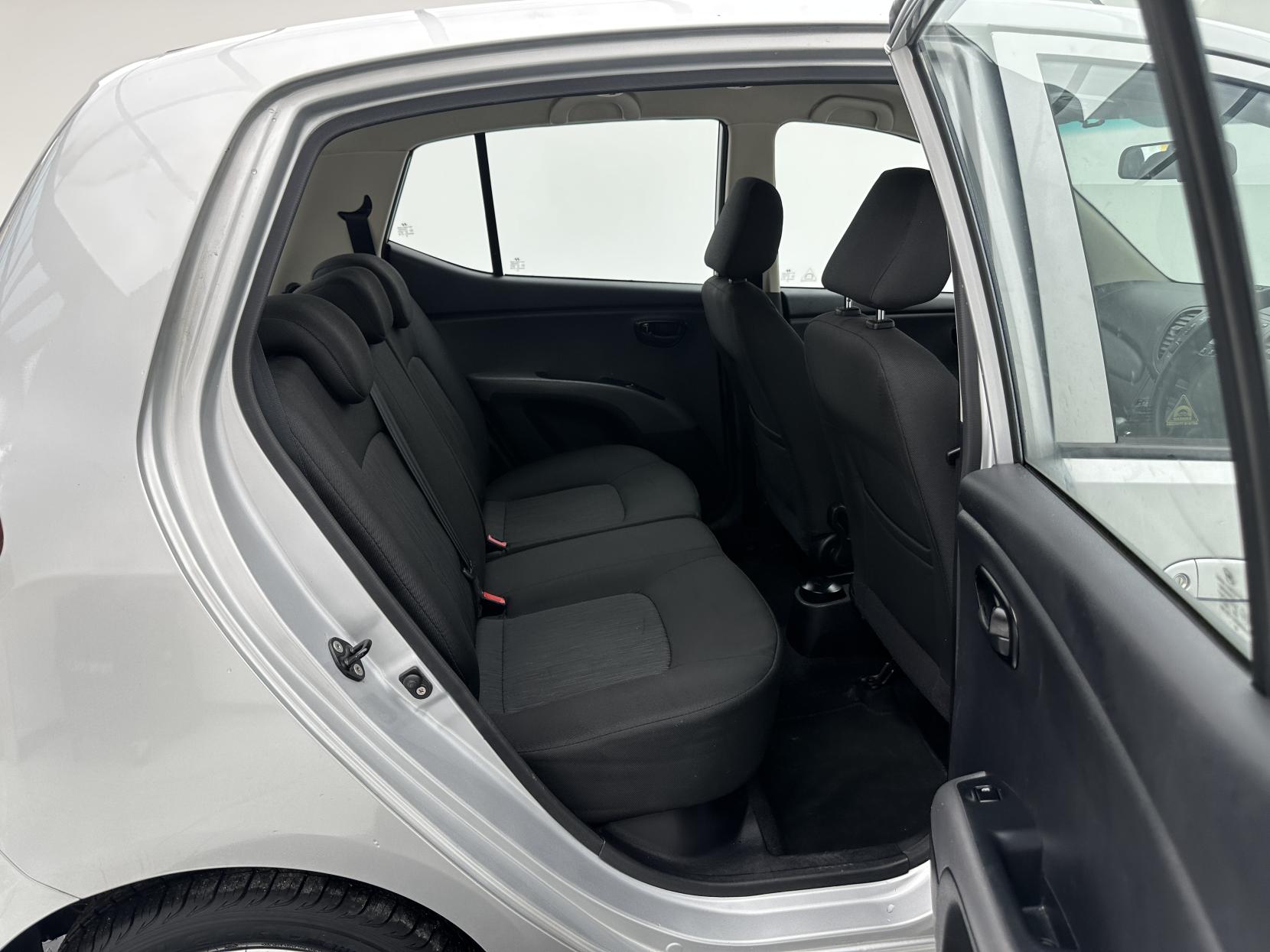 Hyundai i10 1.2 Active Hatchback 5dr Petrol Auto Euro 5 (85 bhp)