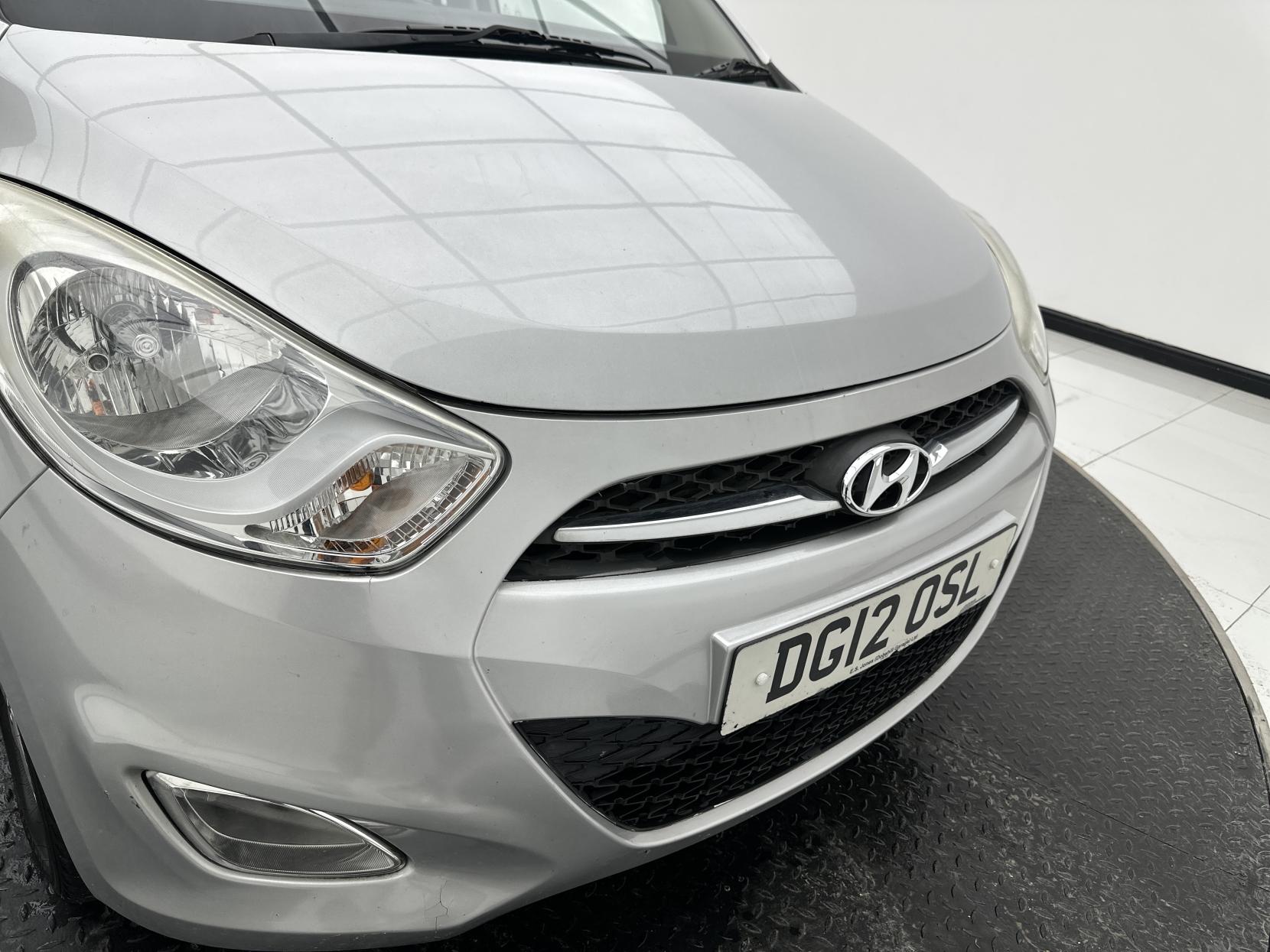 Hyundai i10 1.2 Active Hatchback 5dr Petrol Auto Euro 5 (85 bhp)