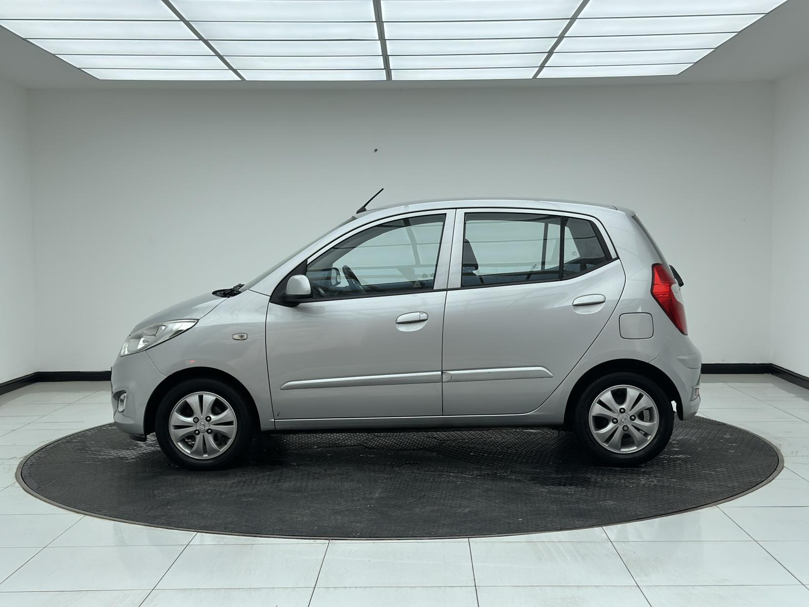 Hyundai i10 1.2 Active Hatchback 5dr Petrol Auto Euro 5 (85 bhp)