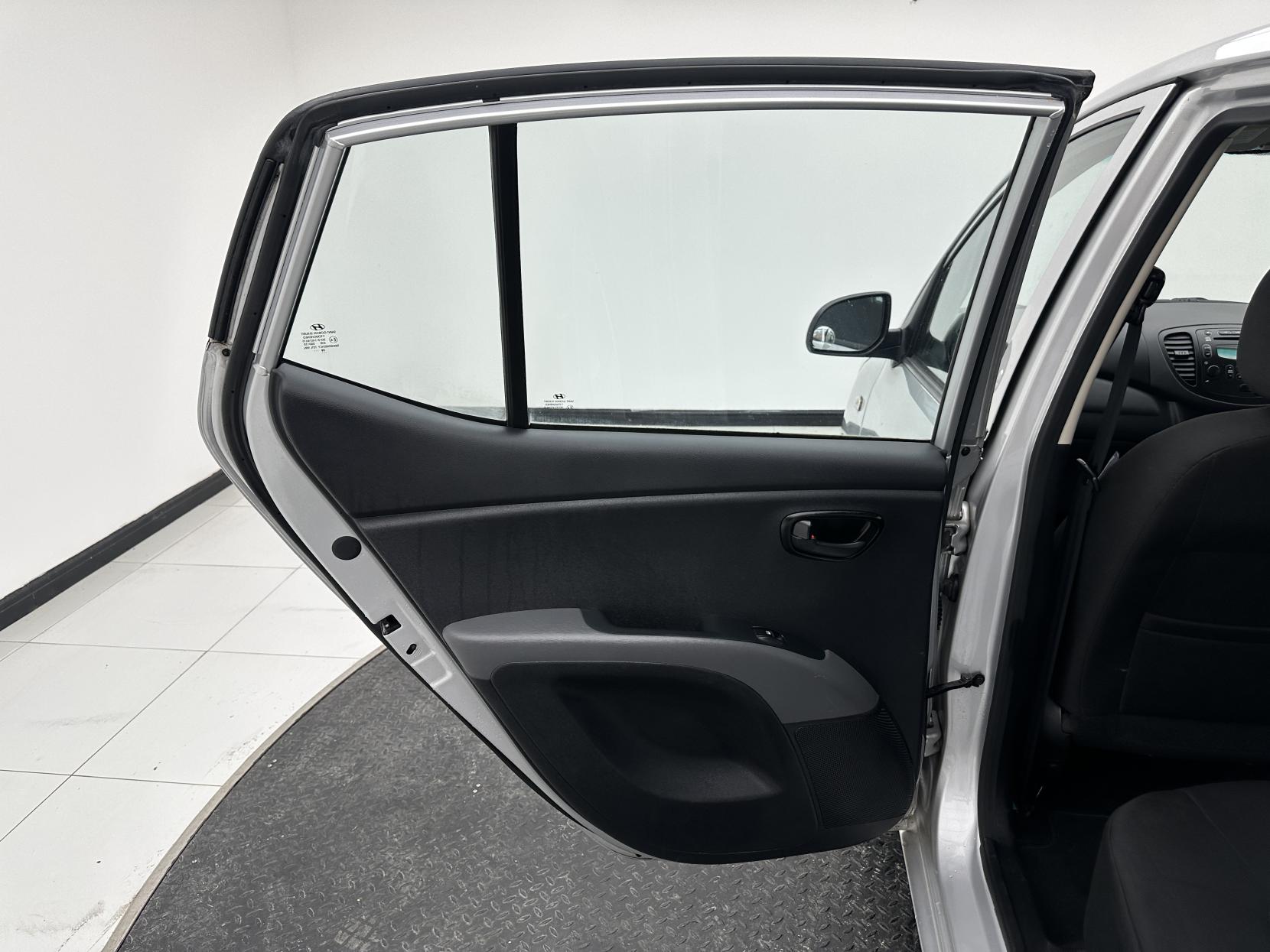 Hyundai i10 1.2 Active Hatchback 5dr Petrol Auto Euro 5 (85 bhp)