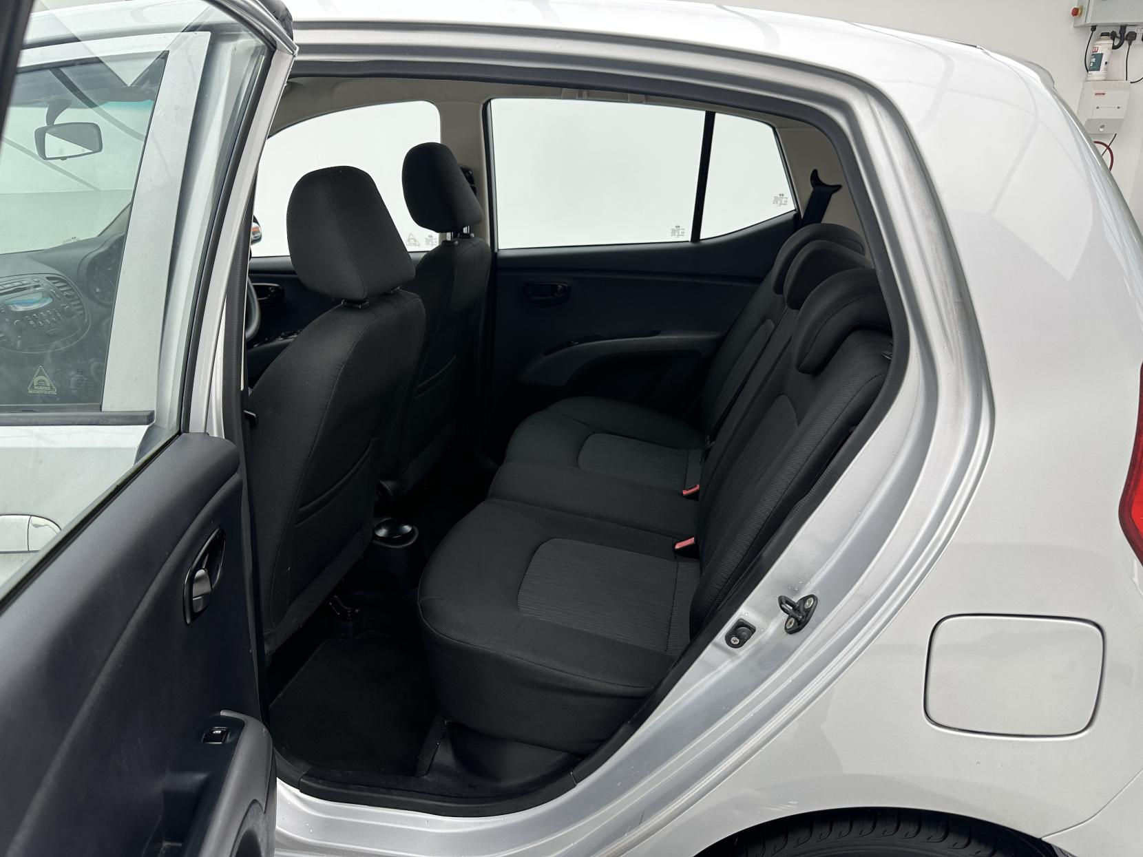 Hyundai i10 1.2 Active Hatchback 5dr Petrol Auto Euro 5 (85 bhp)