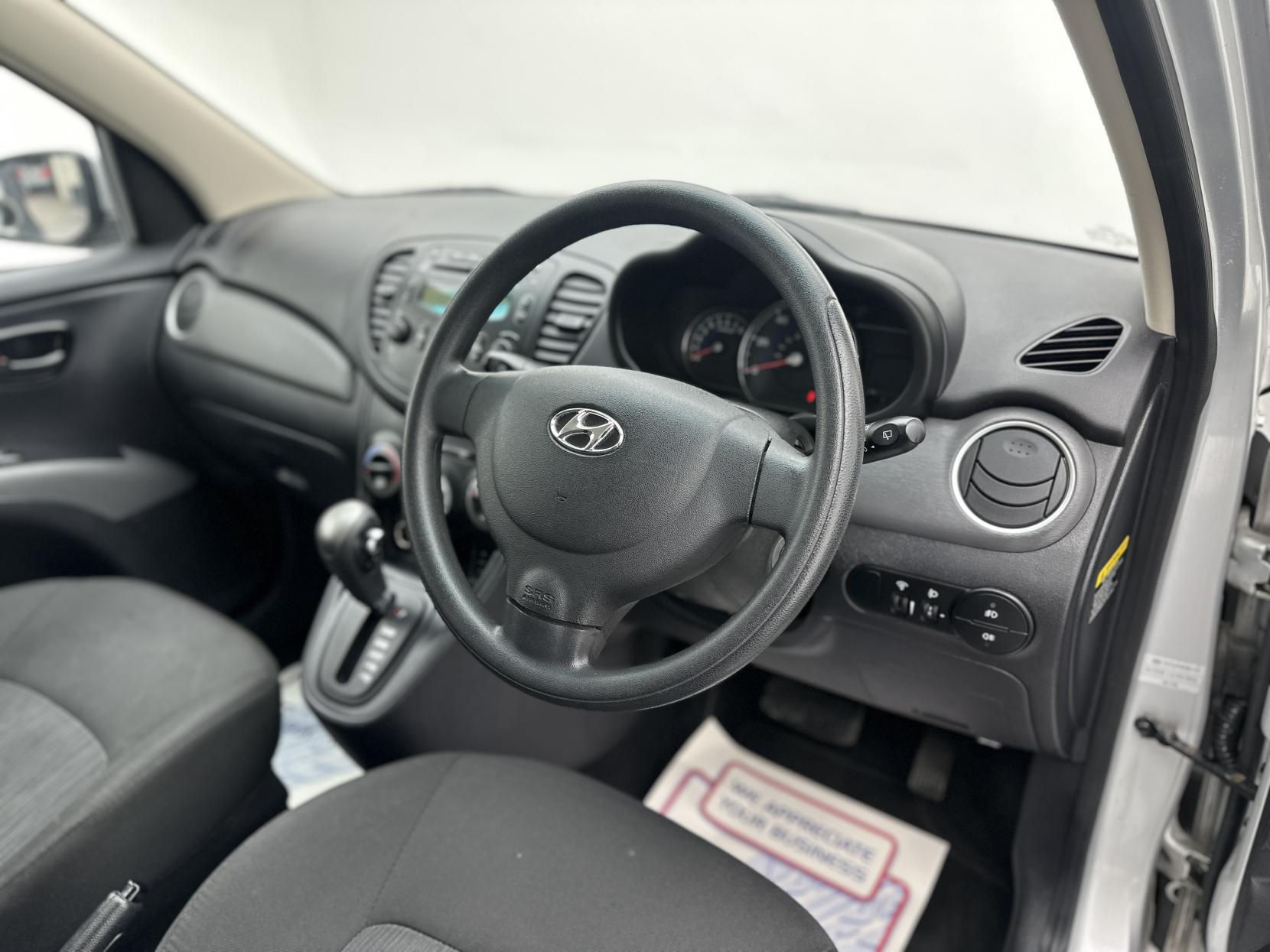 Hyundai i10 1.2 Active Hatchback 5dr Petrol Auto Euro 5 (85 bhp)