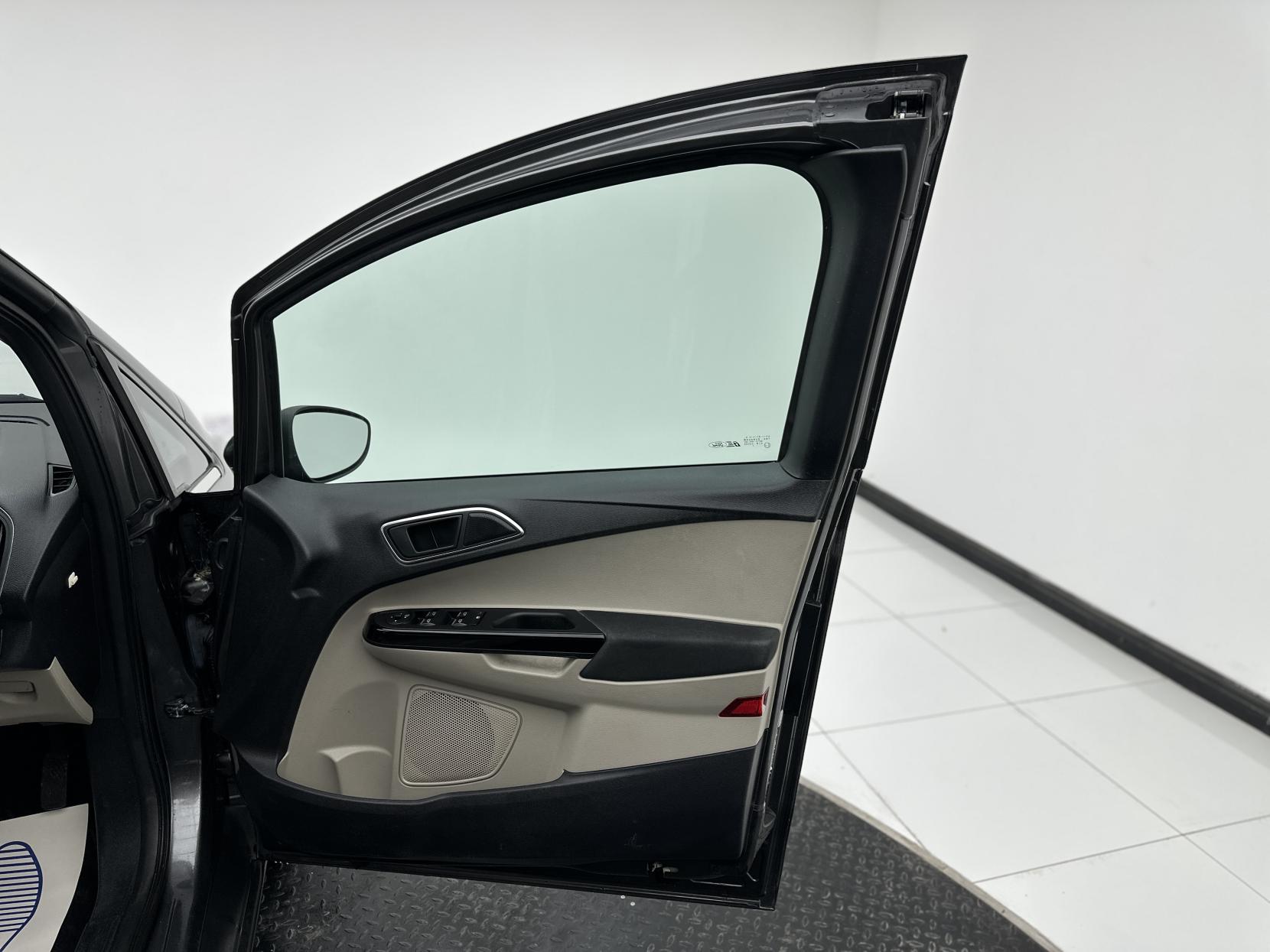 Ford B-Max 1.6 Titanium Navigator MPV 5dr Petrol Powershift Euro 6 (105 ps)