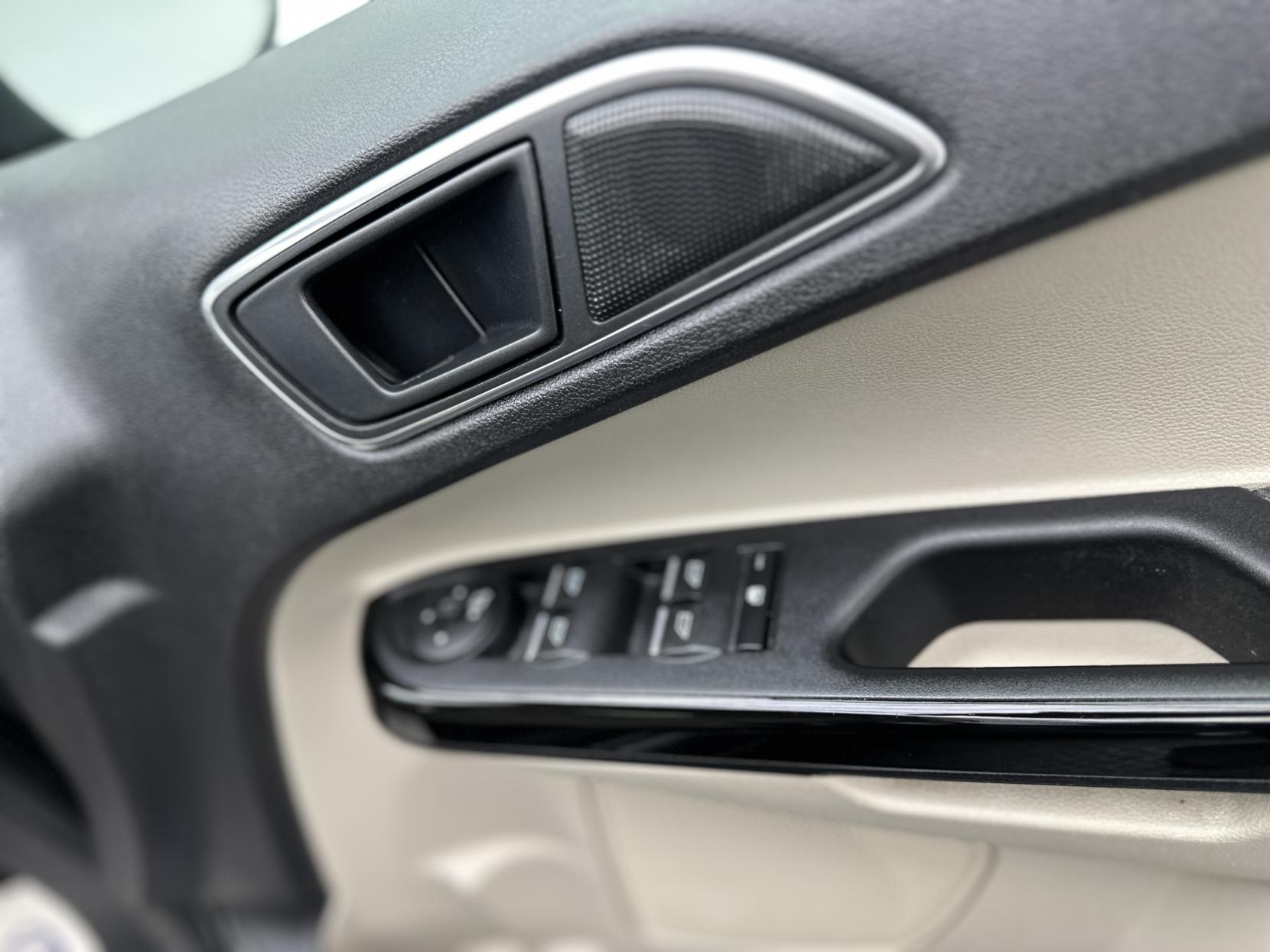 Ford B-Max 1.6 Titanium Navigator MPV 5dr Petrol Powershift Euro 6 (105 ps)