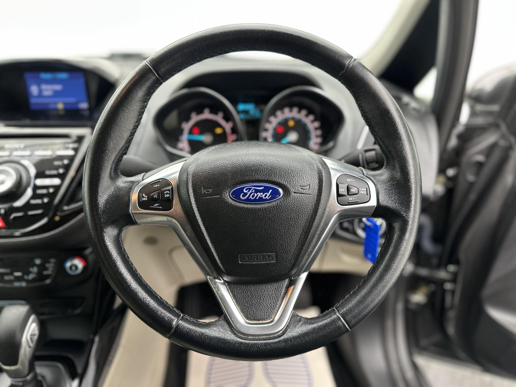 Ford B-Max 1.6 Titanium Navigator MPV 5dr Petrol Powershift Euro 6 (105 ps)