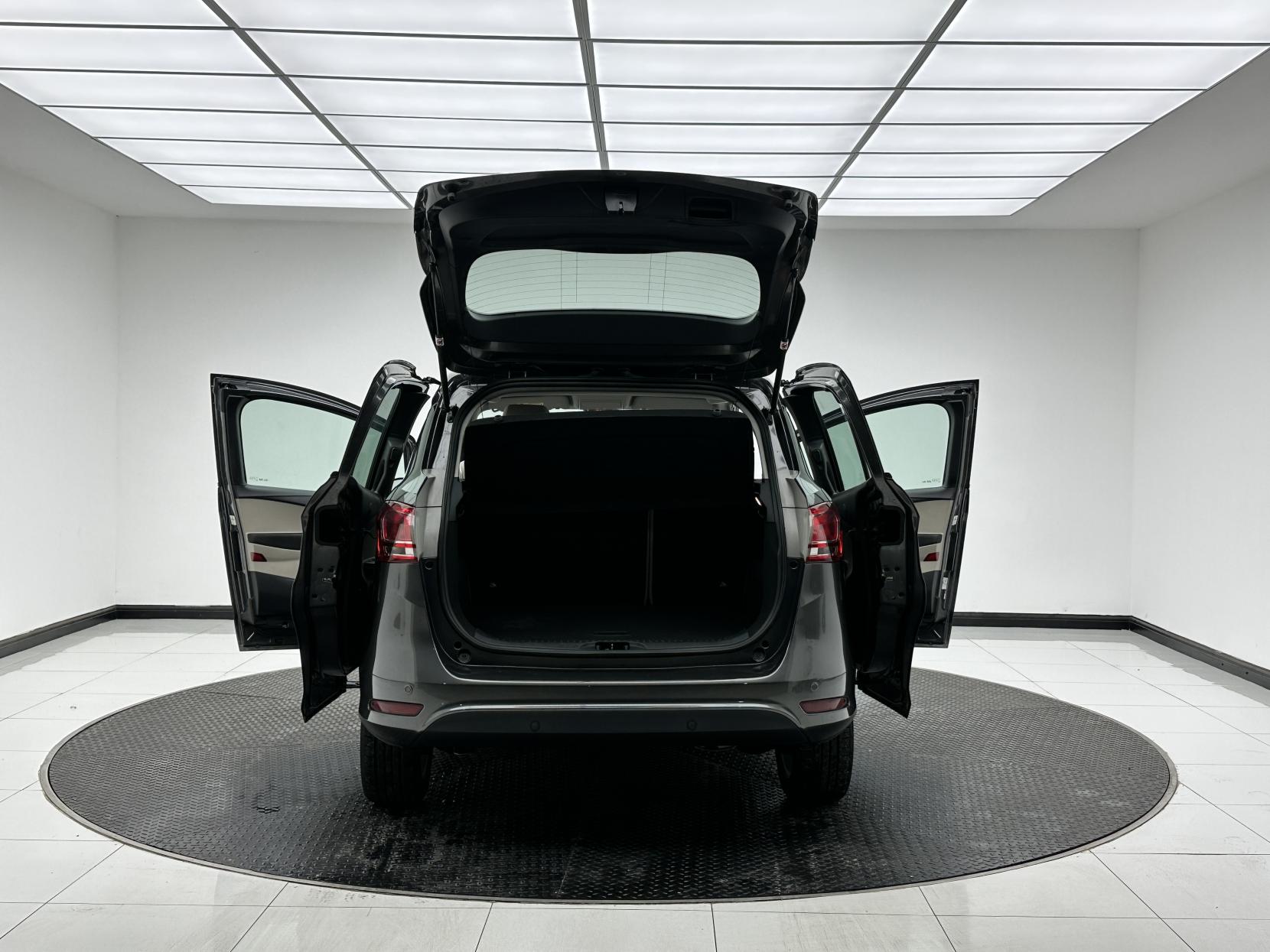 Ford B-Max 1.6 Titanium Navigator MPV 5dr Petrol Powershift Euro 6 (105 ps)