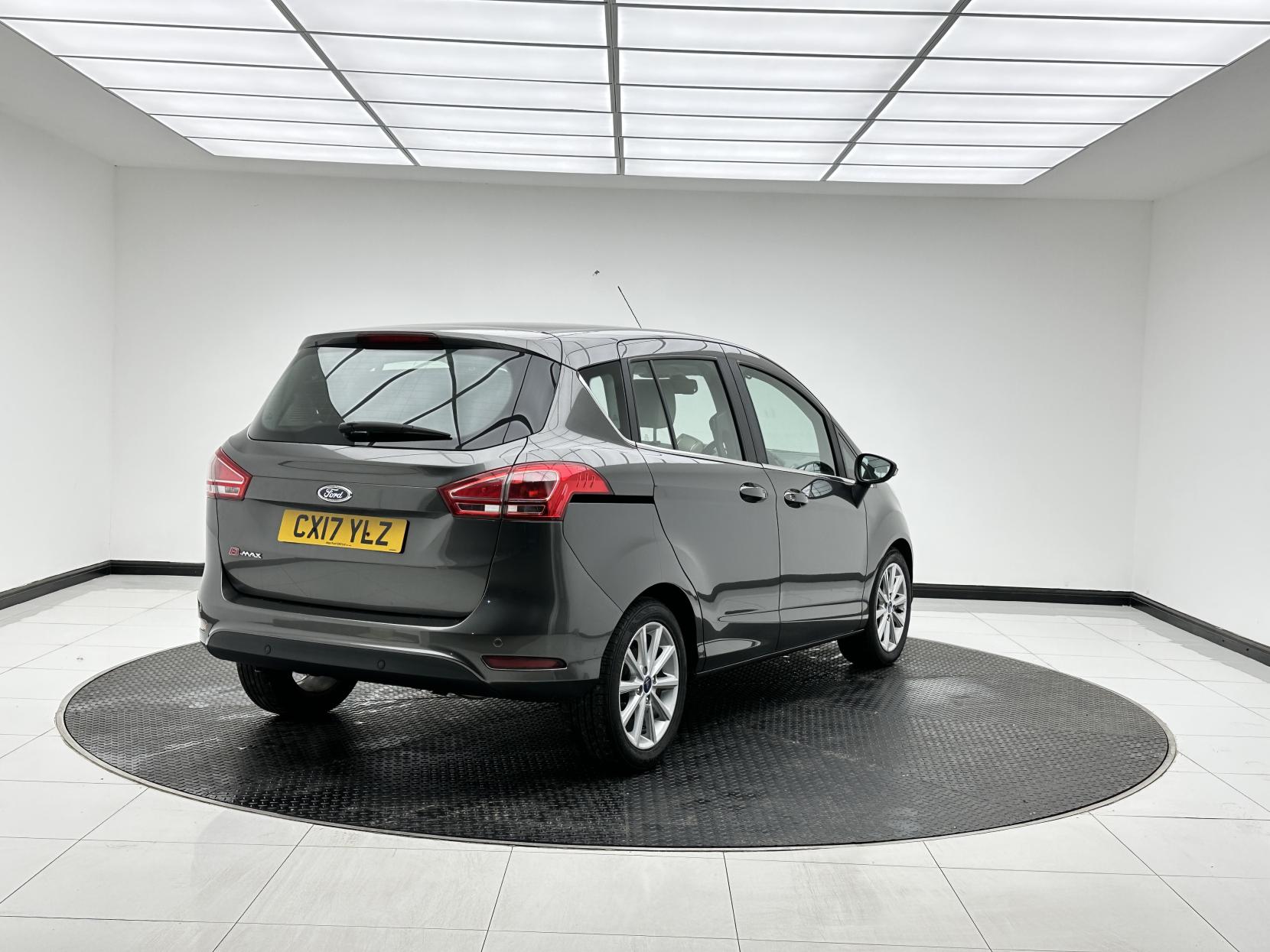 Ford B-Max 1.6 Titanium Navigator MPV 5dr Petrol Powershift Euro 6 (105 ps)