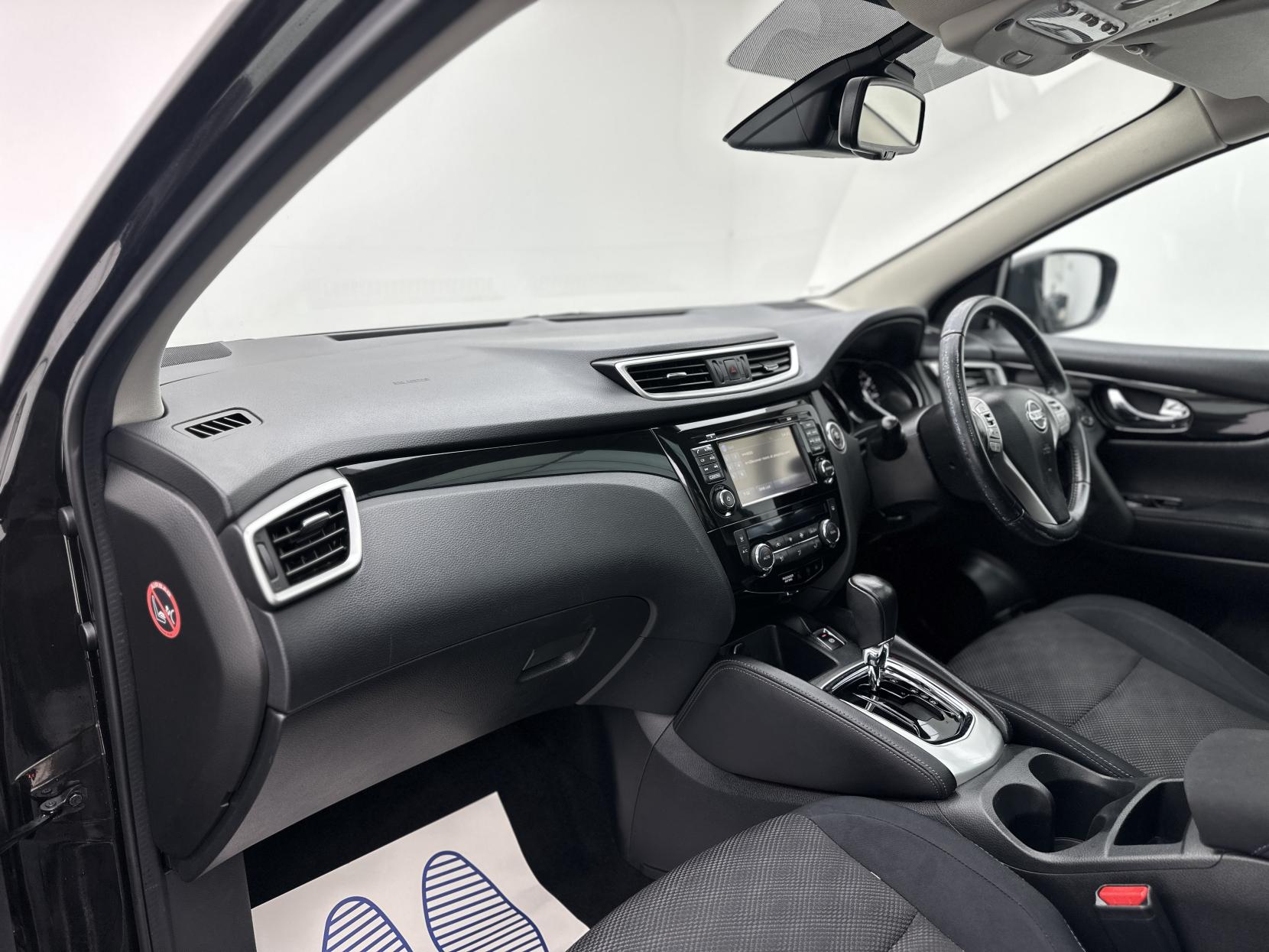 Nissan Qashqai 1.2 DIG-T N-Connecta SUV 5dr Petrol XTRON 2WD Euro 6 (s/s) (115 ps)