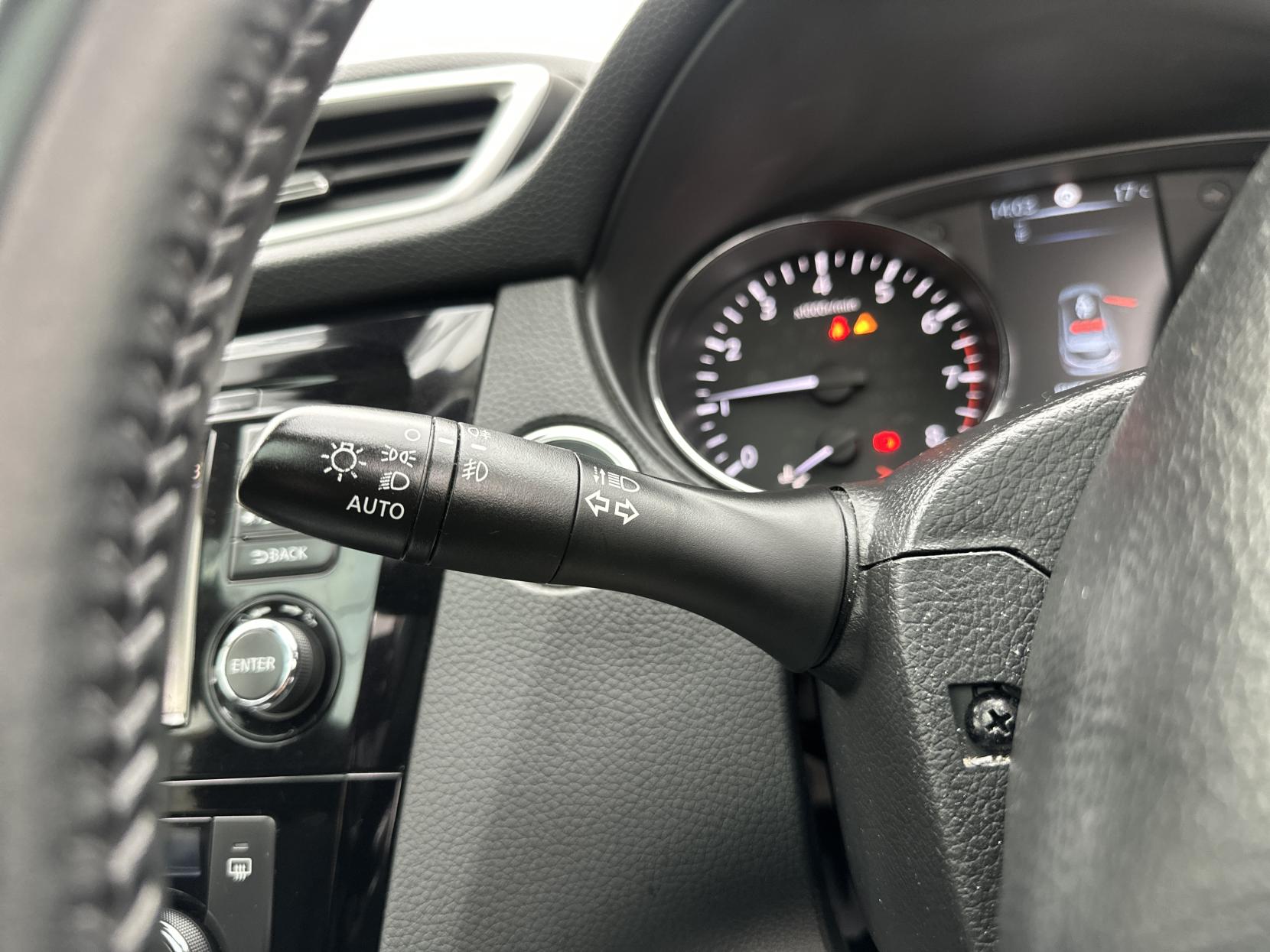 Nissan Qashqai 1.2 DIG-T N-Connecta SUV 5dr Petrol XTRON 2WD Euro 6 (s/s) (115 ps)