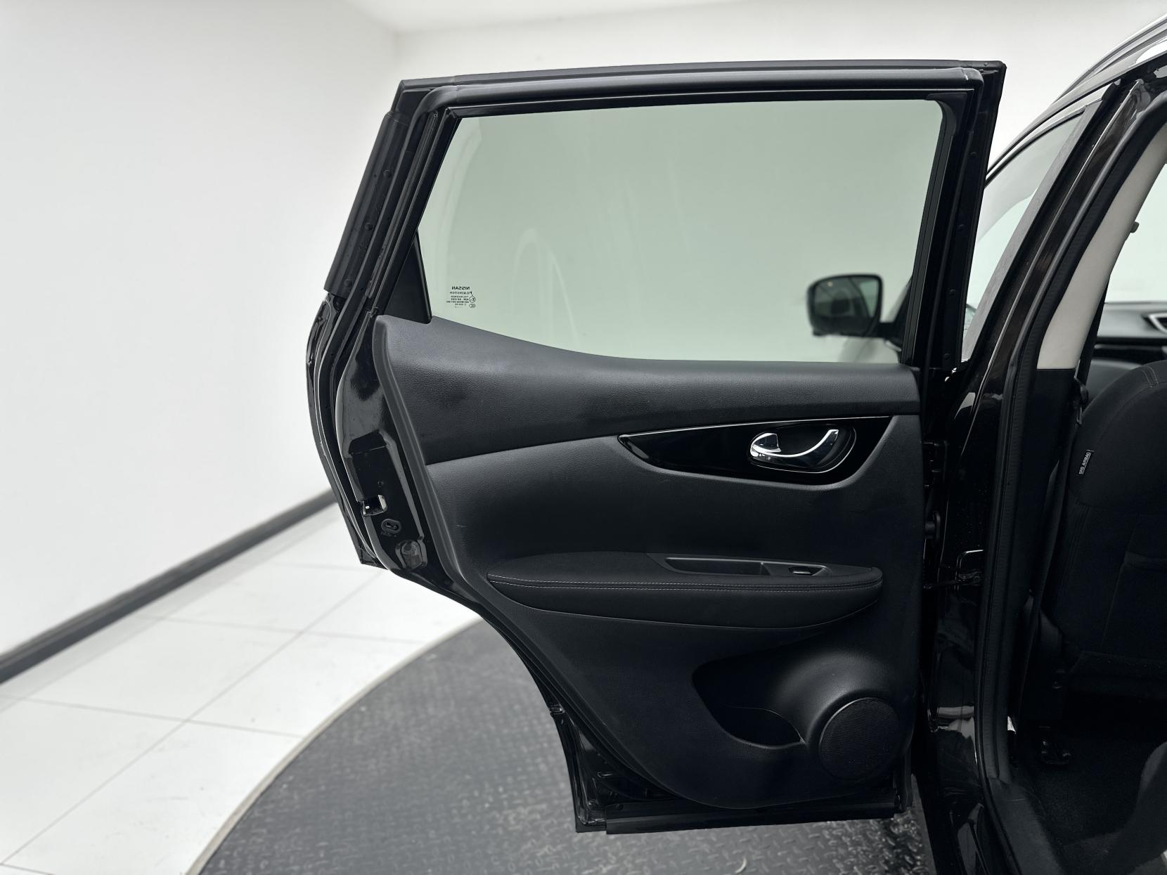 Nissan Qashqai 1.2 DIG-T N-Connecta SUV 5dr Petrol XTRON 2WD Euro 6 (s/s) (115 ps)