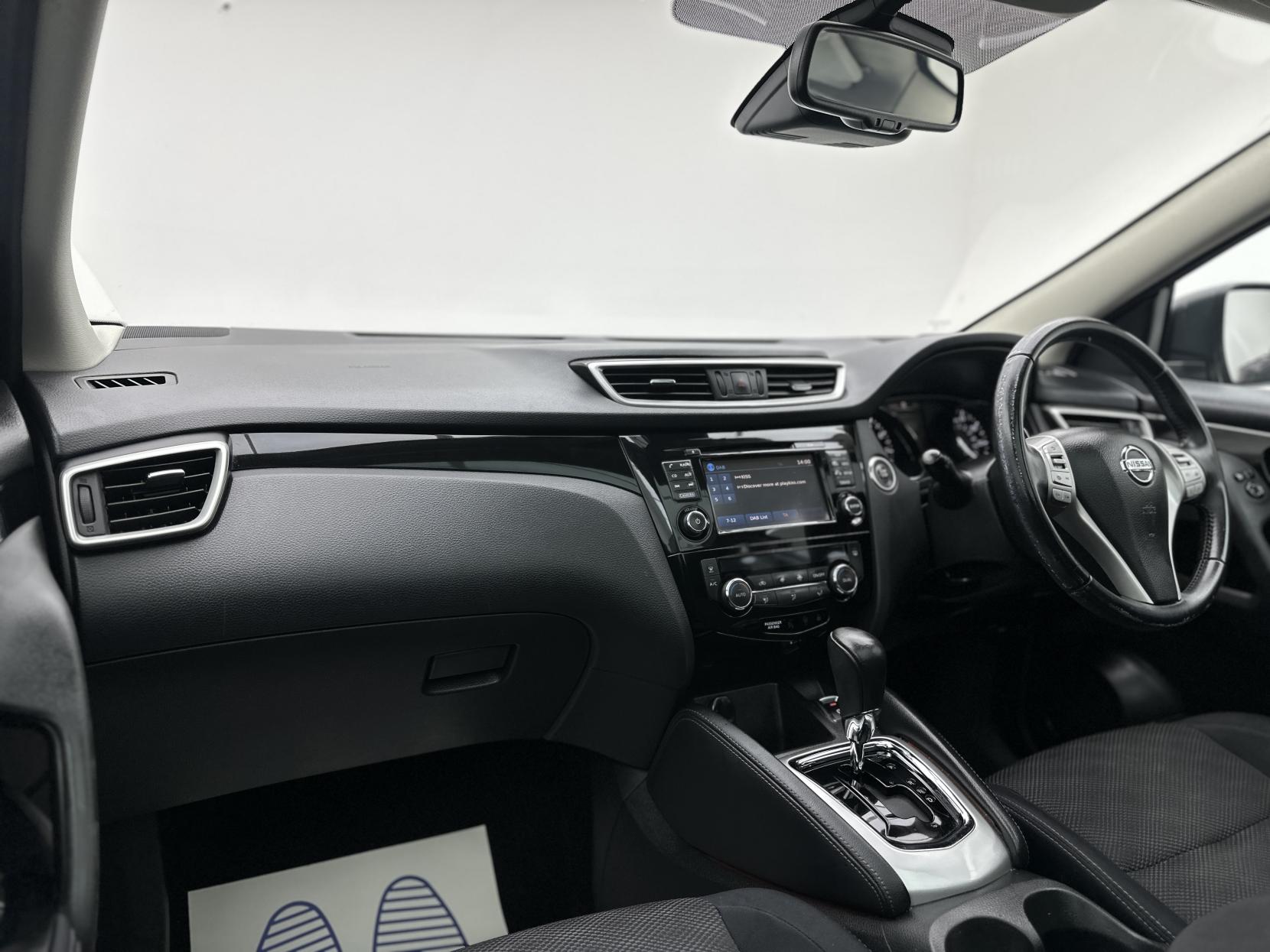 Nissan Qashqai 1.2 DIG-T N-Connecta SUV 5dr Petrol XTRON 2WD Euro 6 (s/s) (115 ps)
