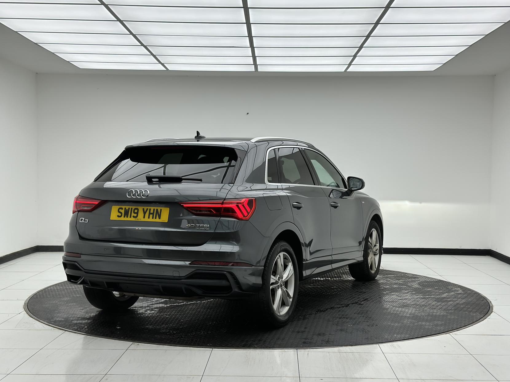 Audi Q3 2.0 TFSI 40 S line SUV 5dr Petrol S Tronic quattro Euro 6 (s/s) (190 ps)