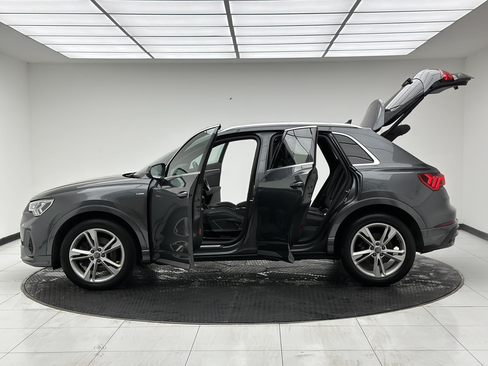 Audi Q3 2.0 TFSI 40 S line SUV 5dr Petrol S Tronic quattro Euro 6 (s/s) (190 ps)