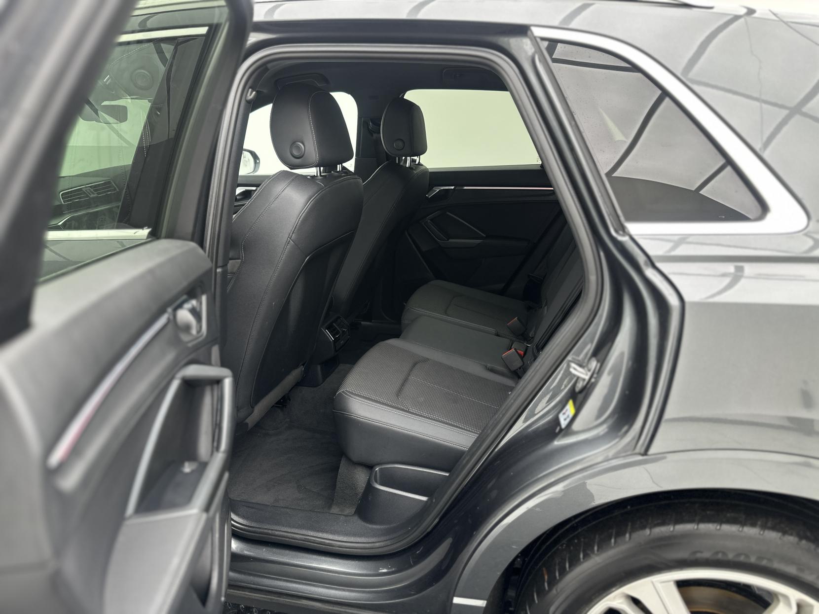 Audi Q3 2.0 TFSI 40 S line SUV 5dr Petrol S Tronic quattro Euro 6 (s/s) (190 ps)