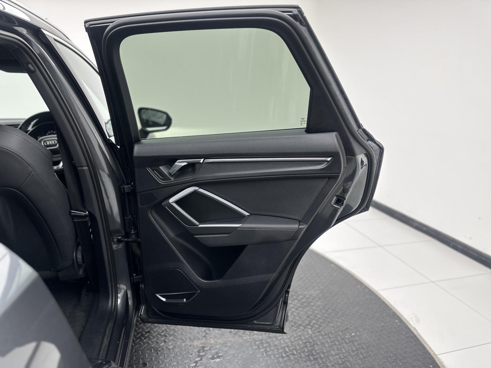 Audi Q3 2.0 TFSI 40 S line SUV 5dr Petrol S Tronic quattro Euro 6 (s/s) (190 ps)